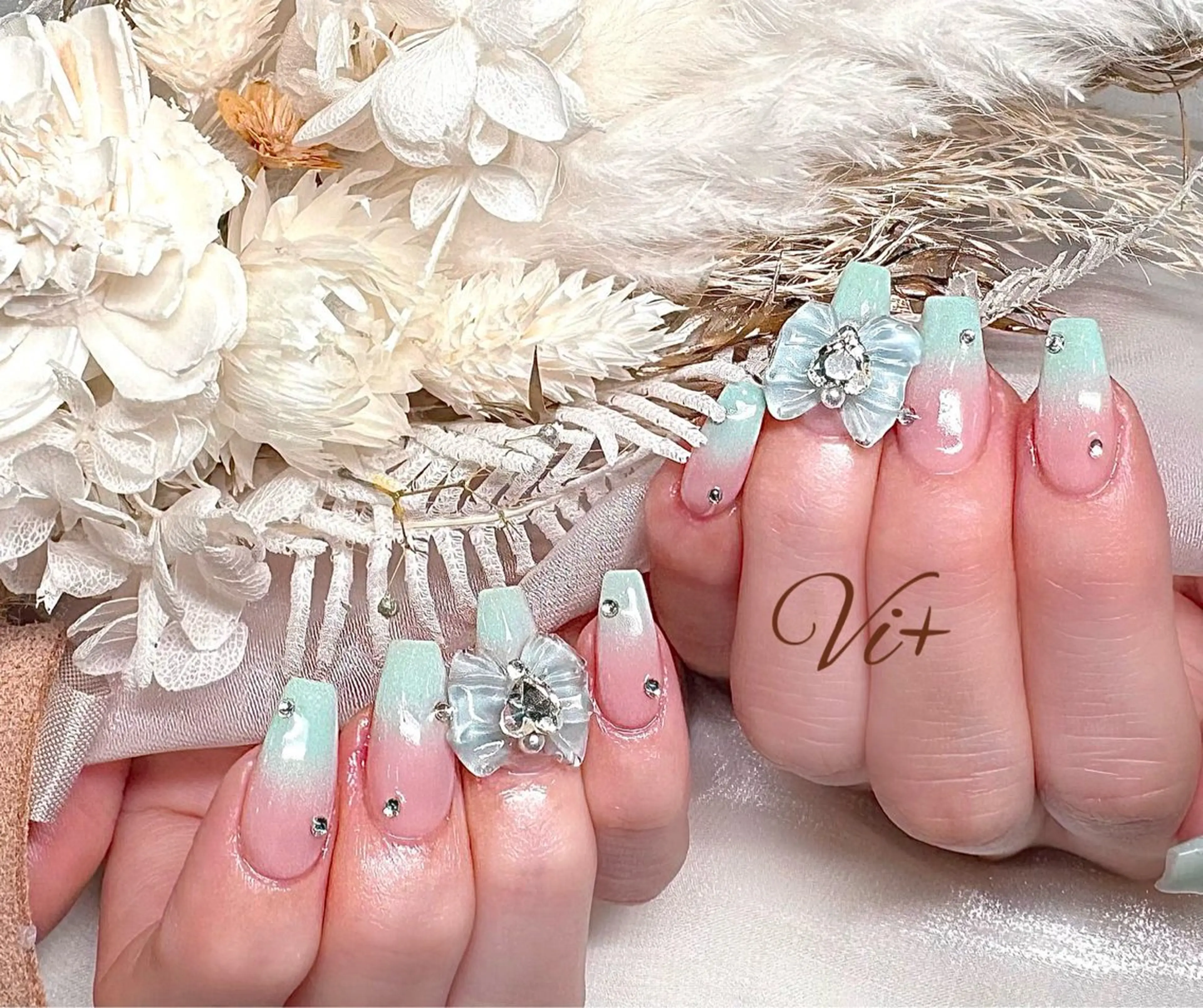 ネイル ハンドネイル ✨Nailsalon Vi+✨のネイルデザイン