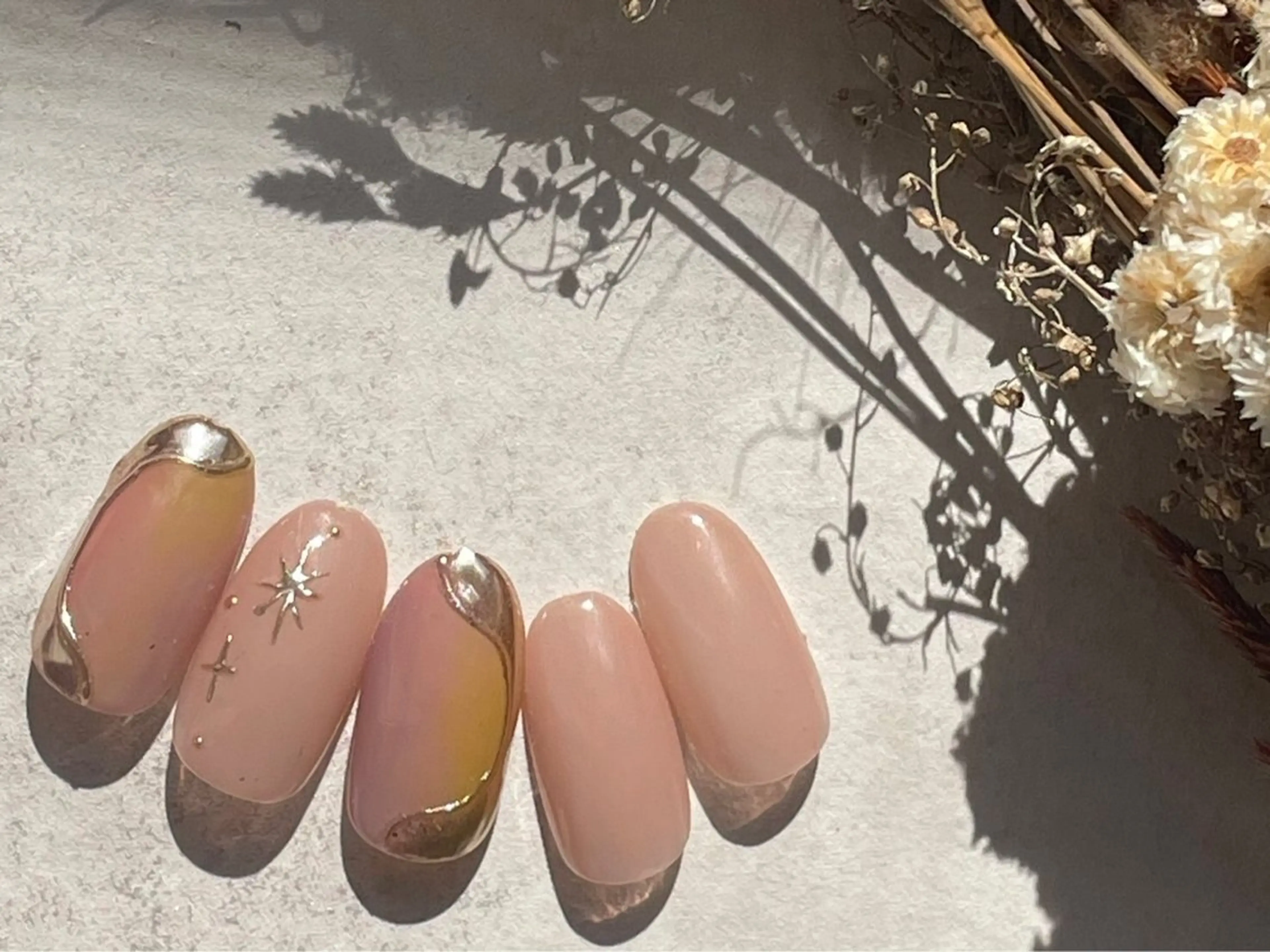 ネイル オーロラネイル フットネイル フレンチネイル ジェルネイル 韓国ネイル ハンドネイル kiki nail &brow二子玉川の眉毛・アイブロウイメージ