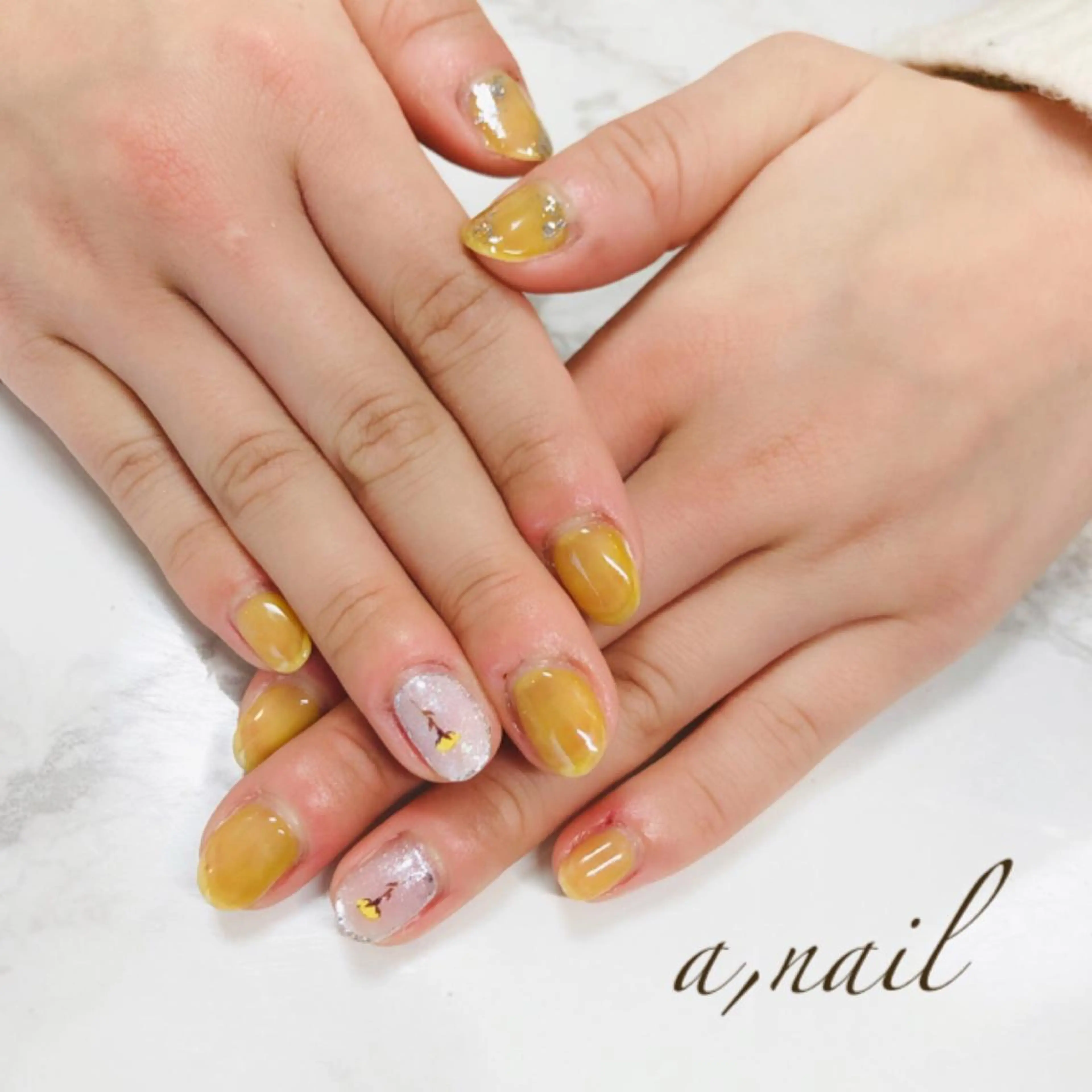 ネイル フットネイル ラメ(グリッター) ニュアンスネイル オフィスネイル ワンカラーネイル ハンドネイル ネイルサロン エーネイルのネイルデザイン