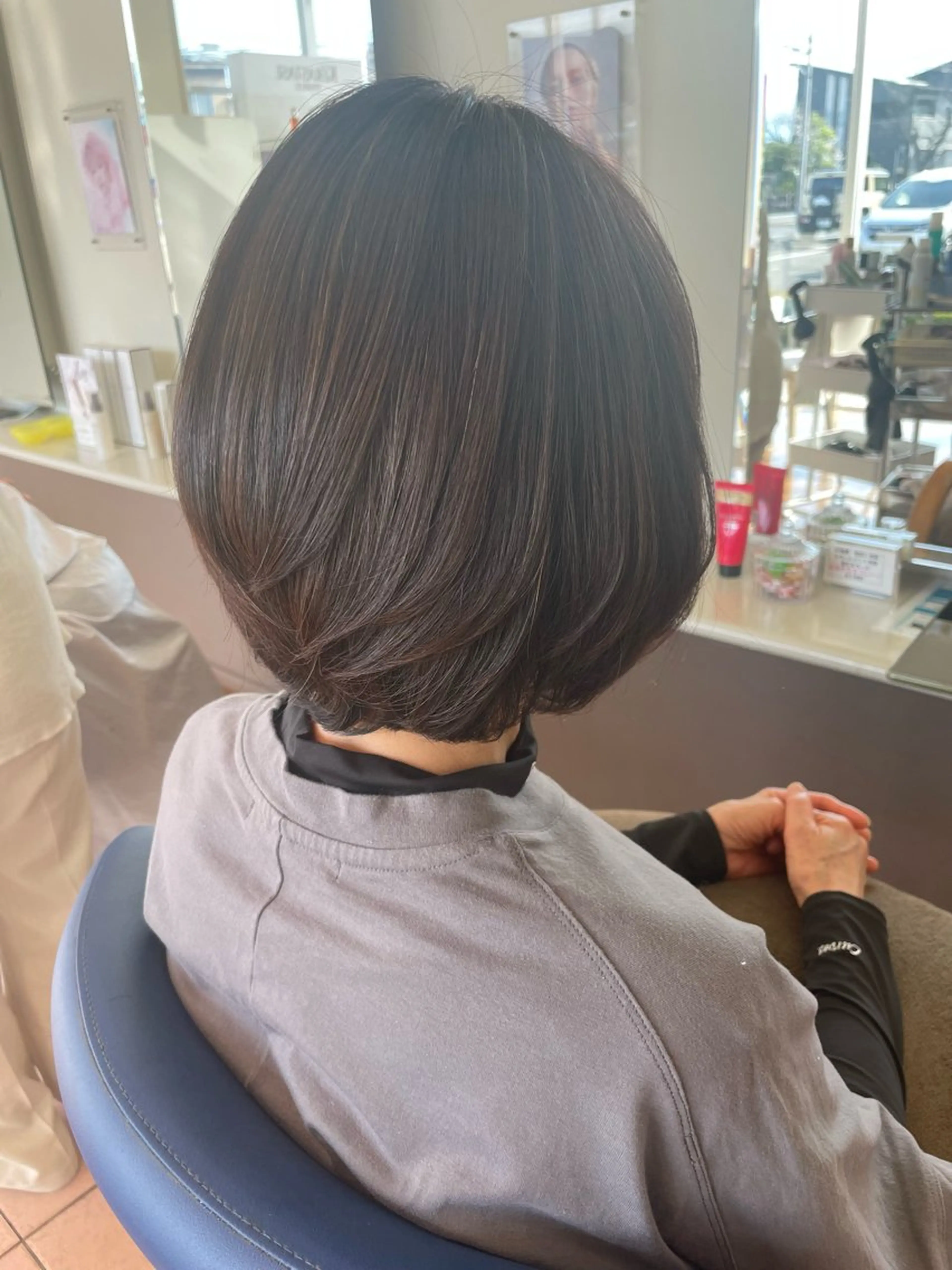 ミディアム ショートボブ ボブ くびれヘア attrice杉山 綾乃のヘアスタイル