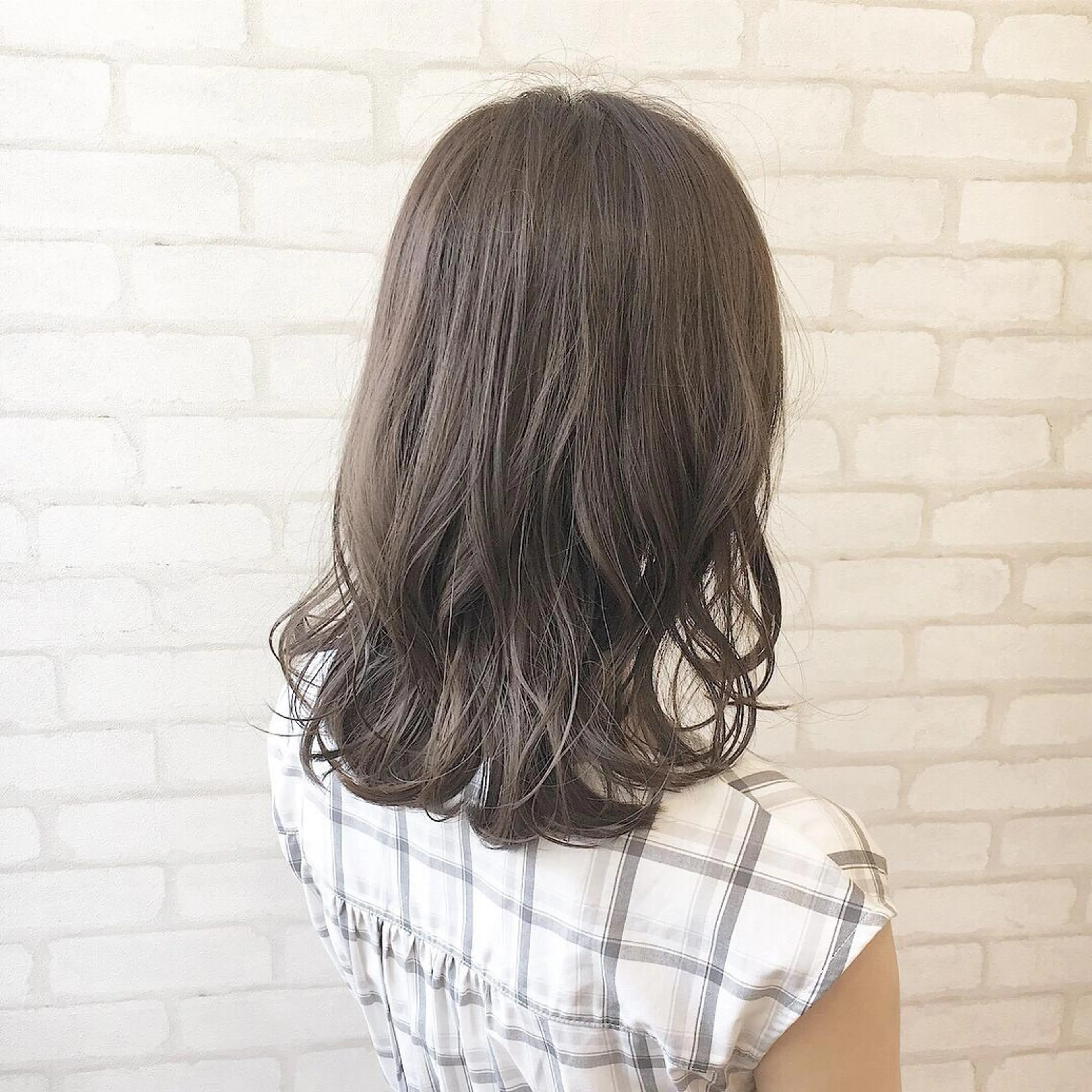 ミディアム カラー モテ前髪 タゴメ シンヤのヘアスタイル
