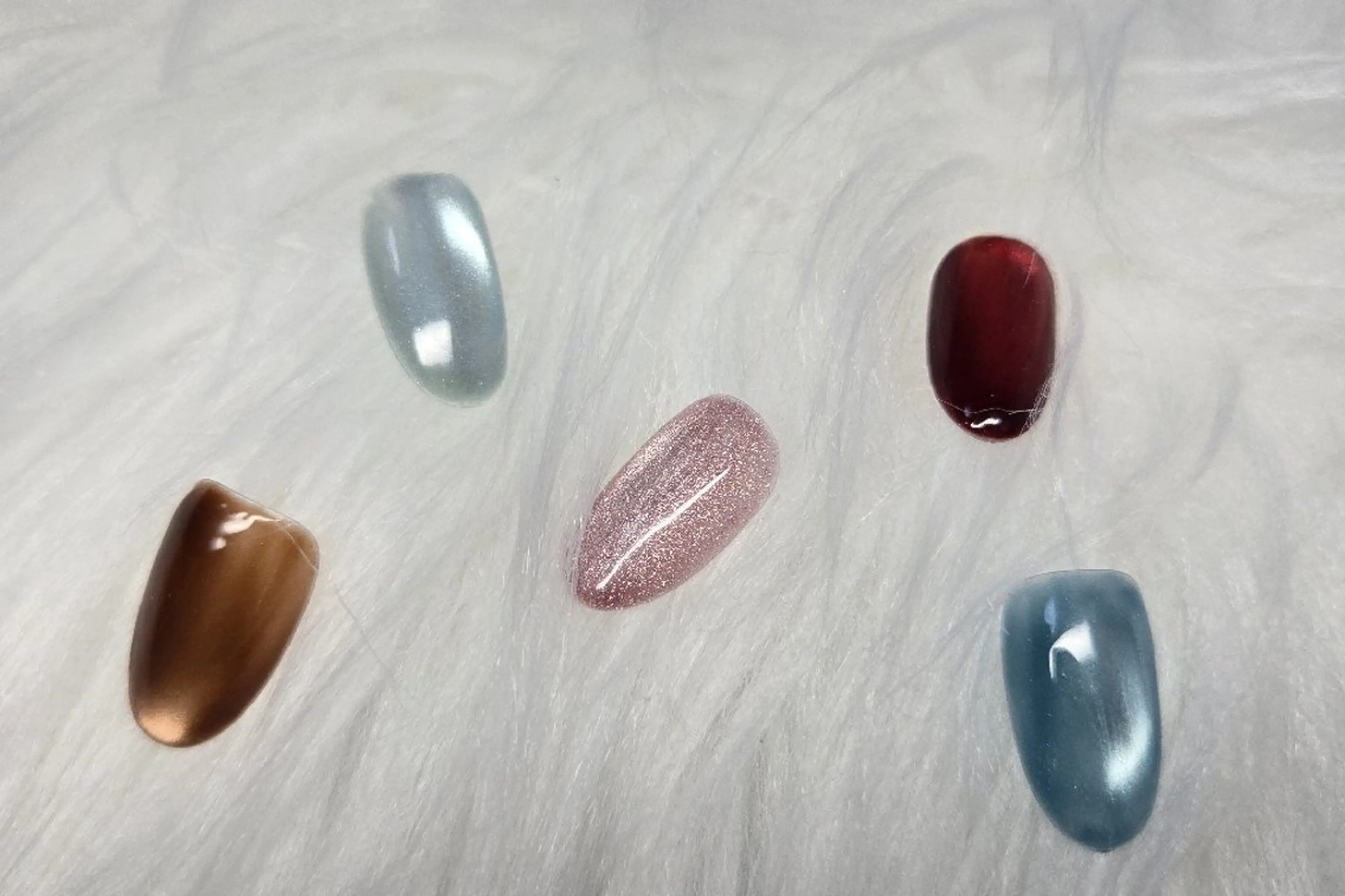 オフあり ハンド ジェルネイル マグネットネイルの写真