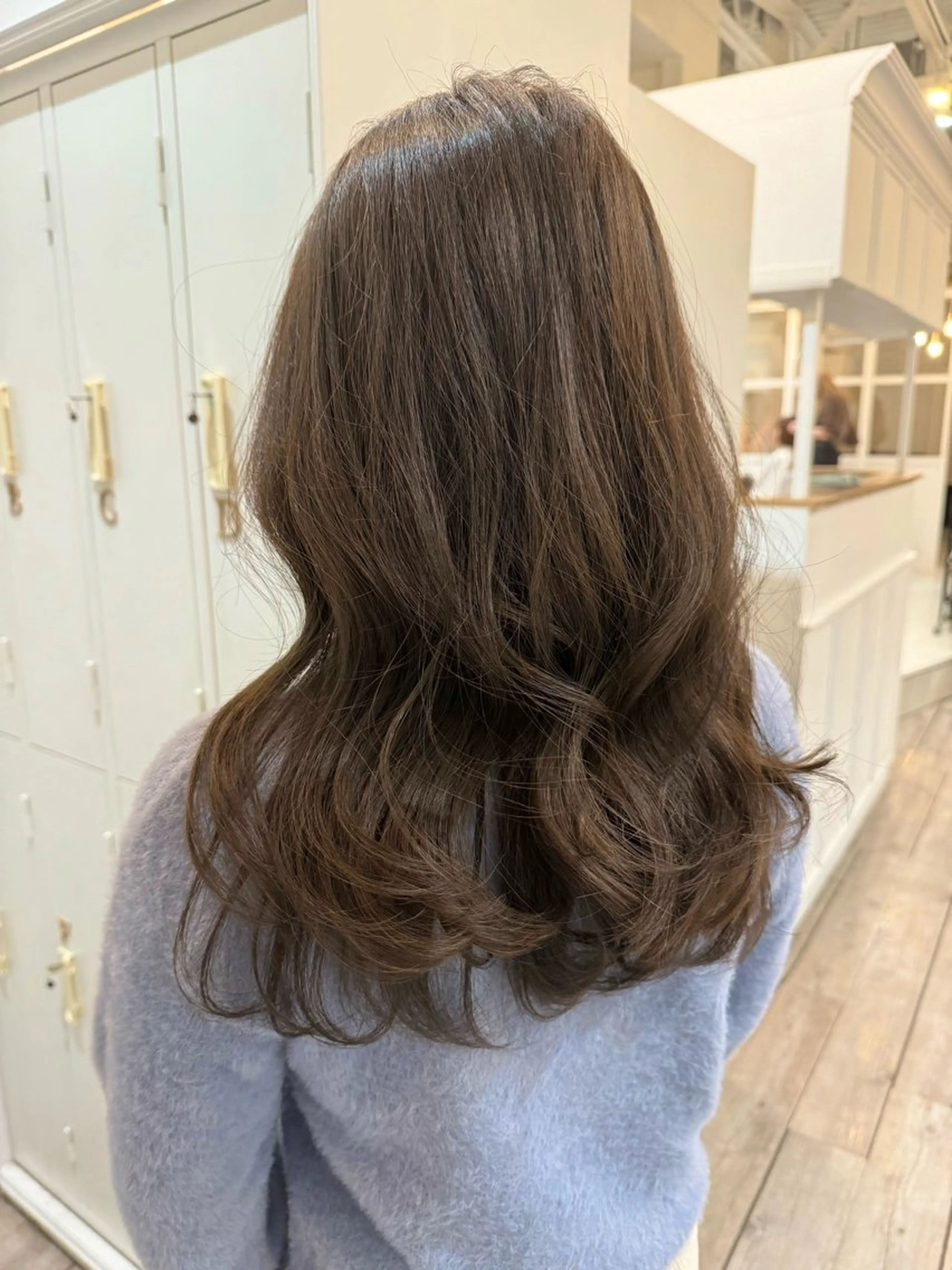 セミロング ROMEO 京橋のヘアスタイル