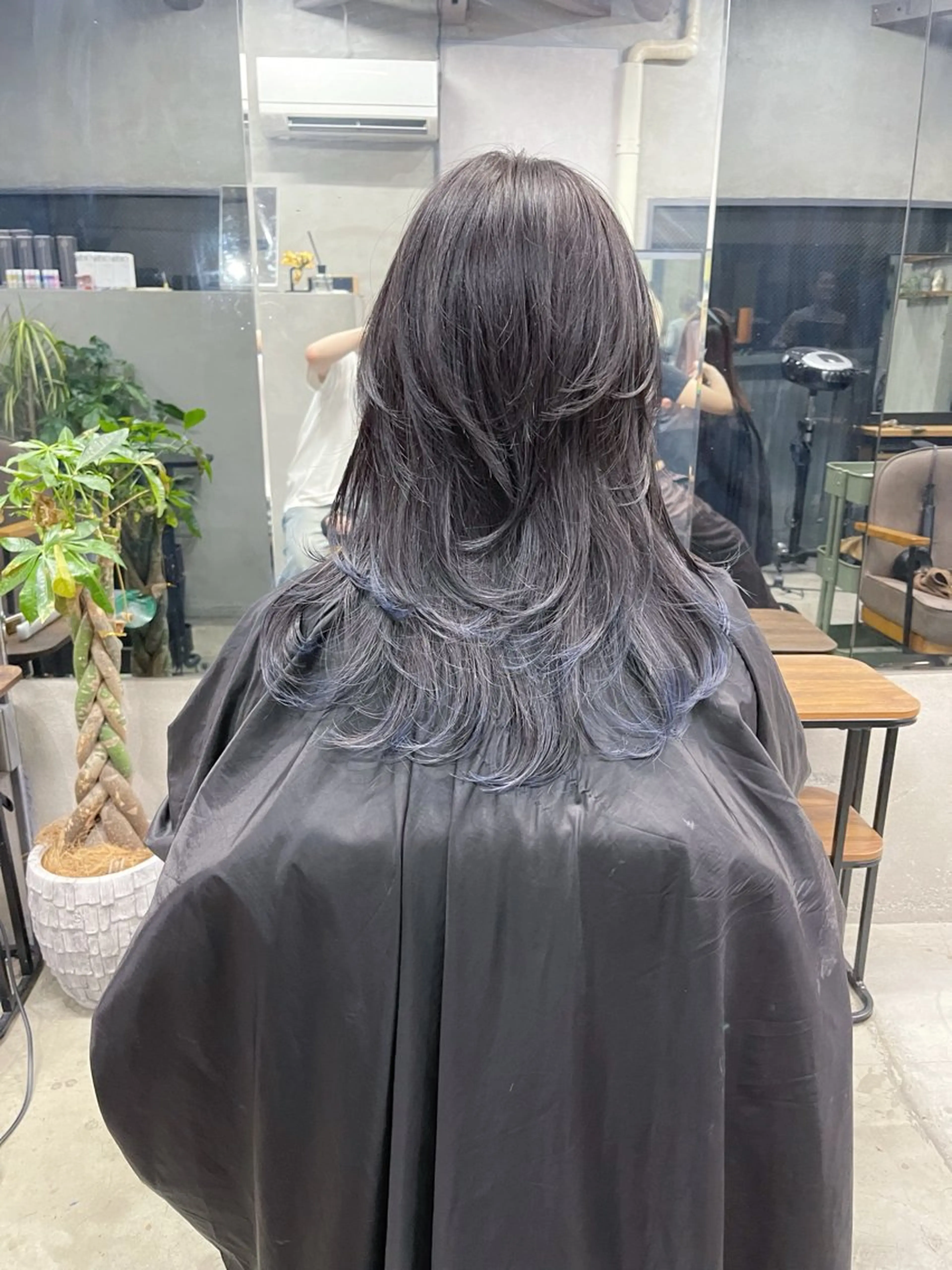 ミディアム カラー ハイレイヤー レイヤーカット カット ヘアカラー トリートメント AiM 大名　似合わせカットのヘアスタイル