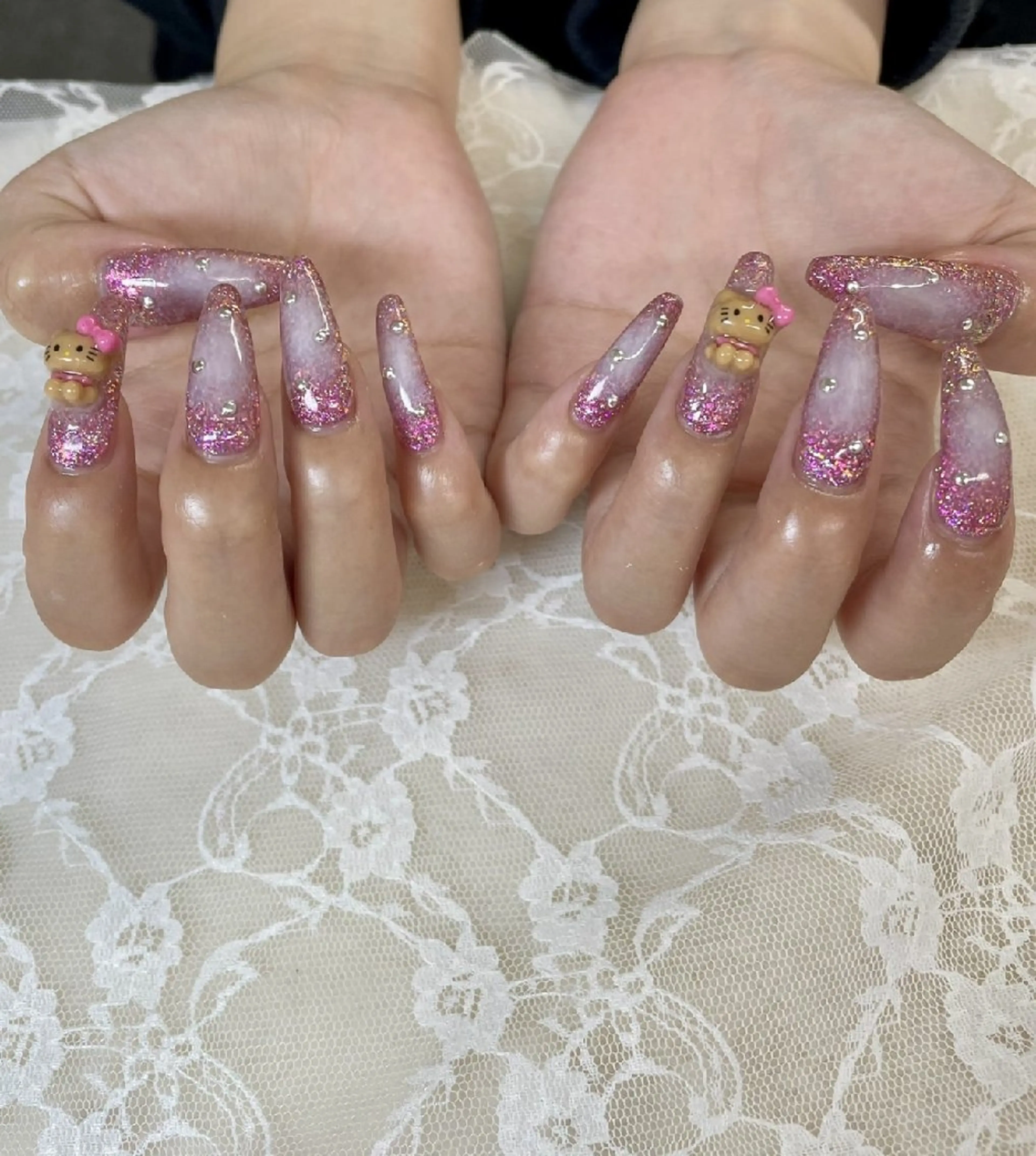 ネイル フラッシュネイル ロングネイル ピンク ストーンネイル スーパーロングネイル ハンドネイル ハンドケア 心斎橋Salon Epokkuのネイルデザイン