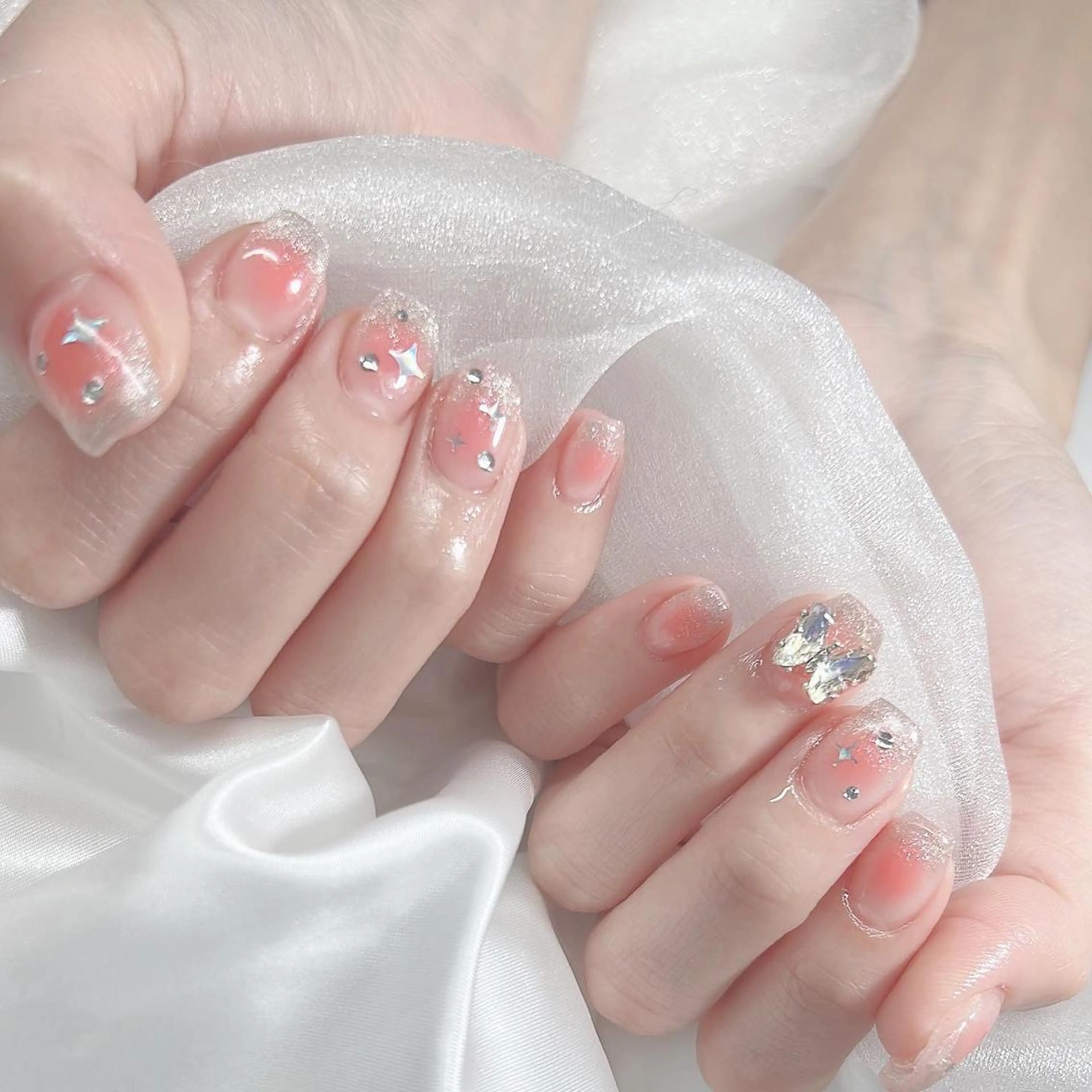 ネイル マツエク・マツパ アイブロウ チークネイル pu muのネイルデザイン