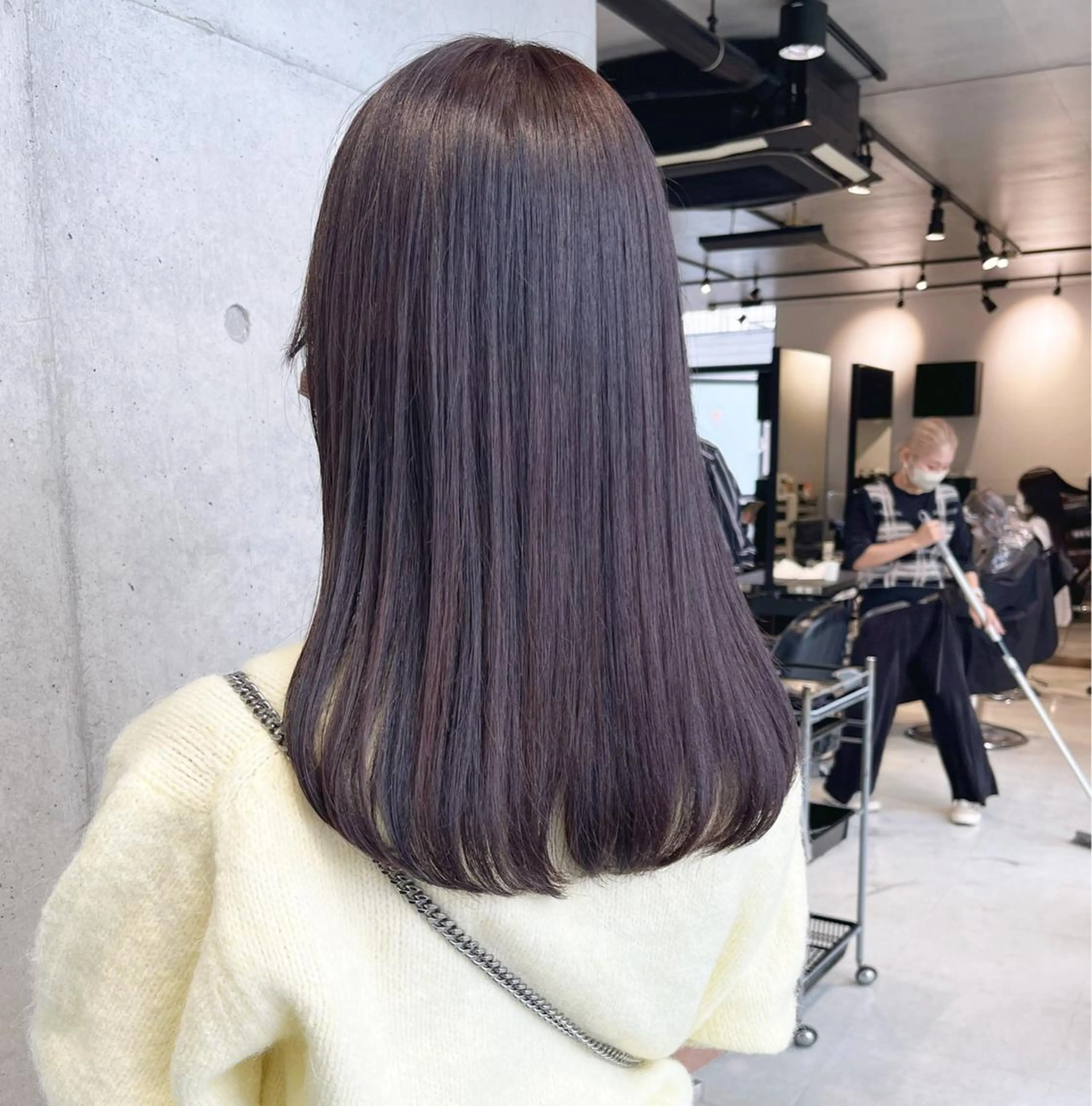 セミロング カラー 透明感/オリーブ/ グレージュ/YUKAのヘアスタイル