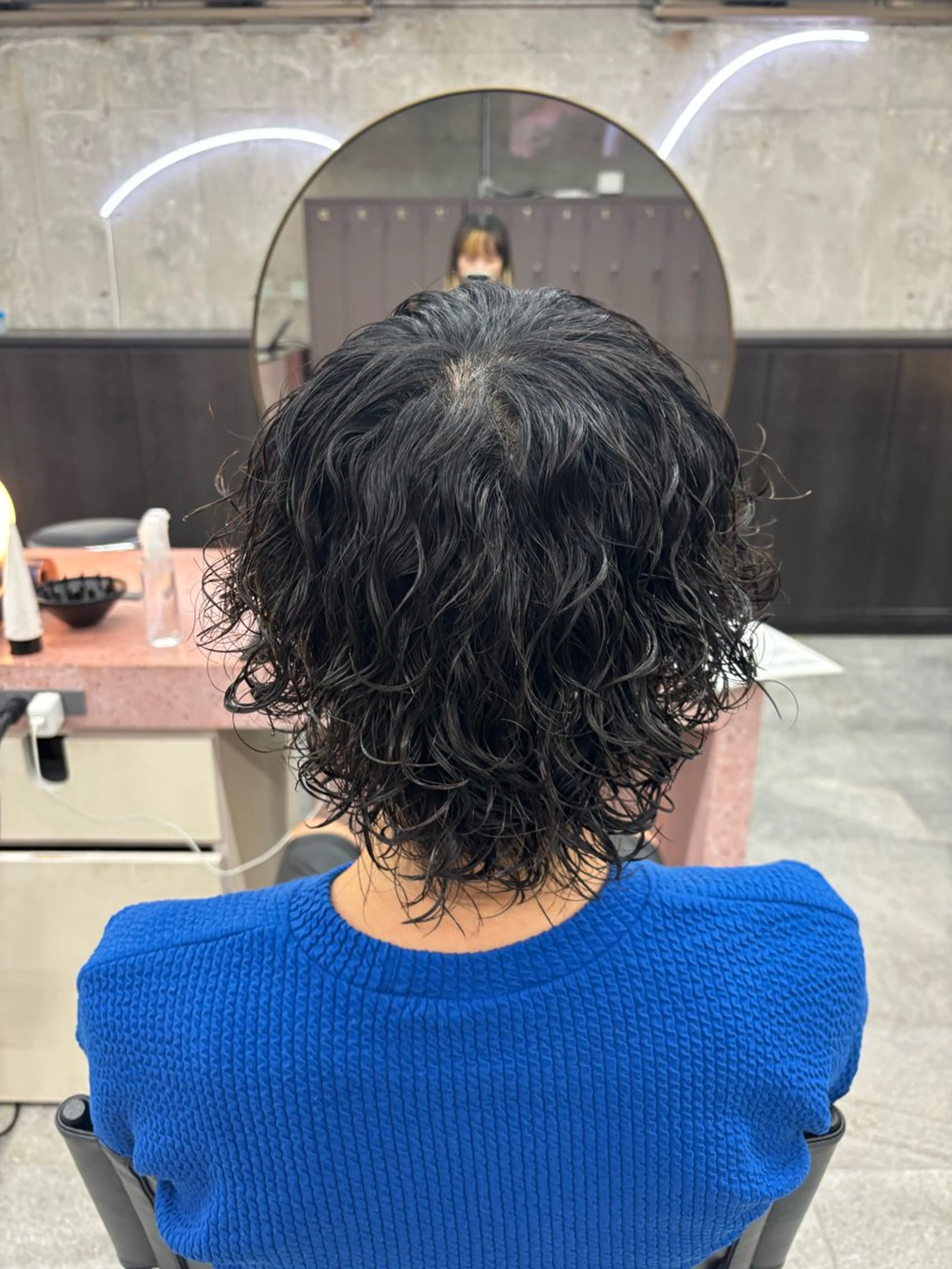 ショート パーマ パーマ 愛加ブリーチ・ レイヤー・パーマのヘアスタイル