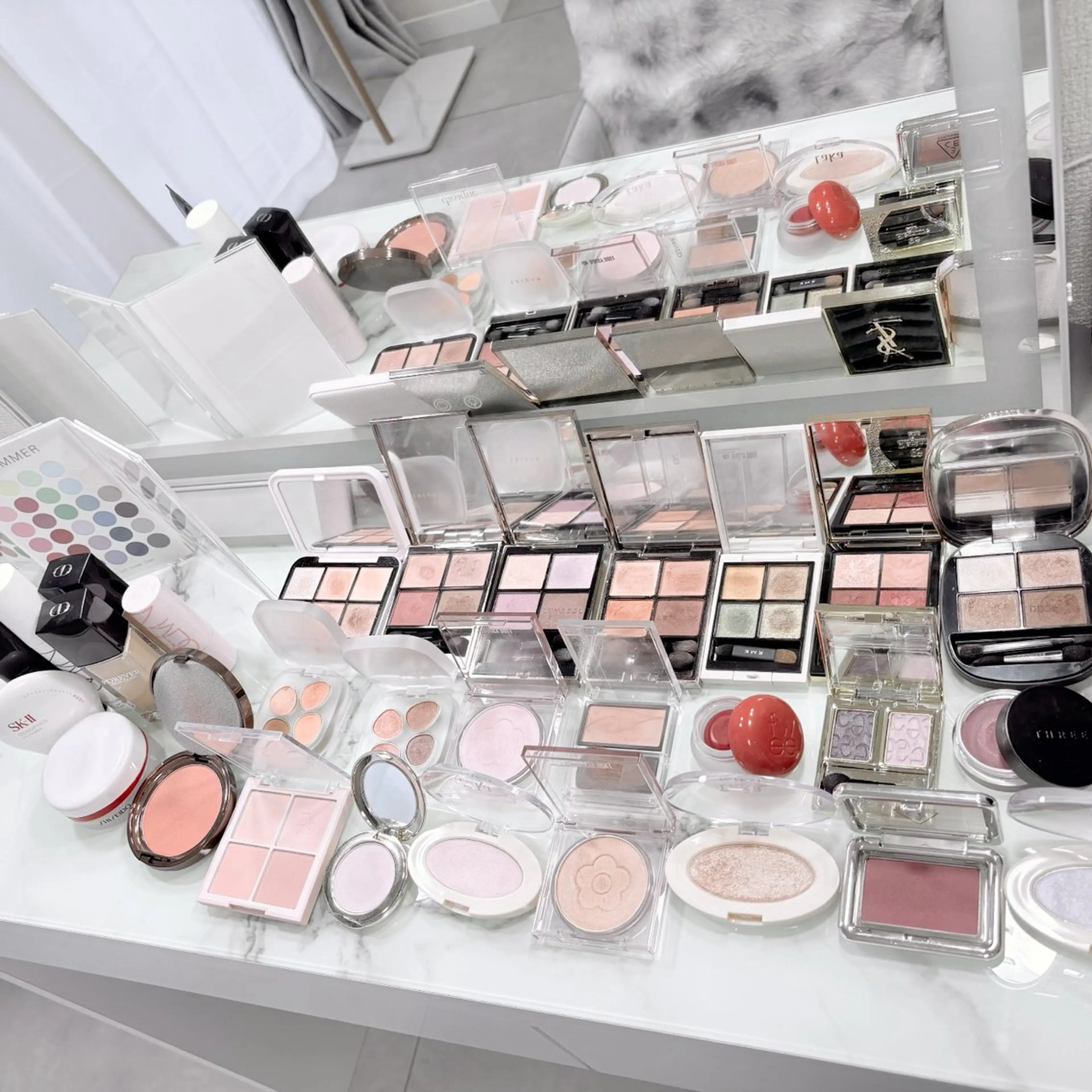 16タイプパーソナルカラー診断＋ポイントメイクの写真