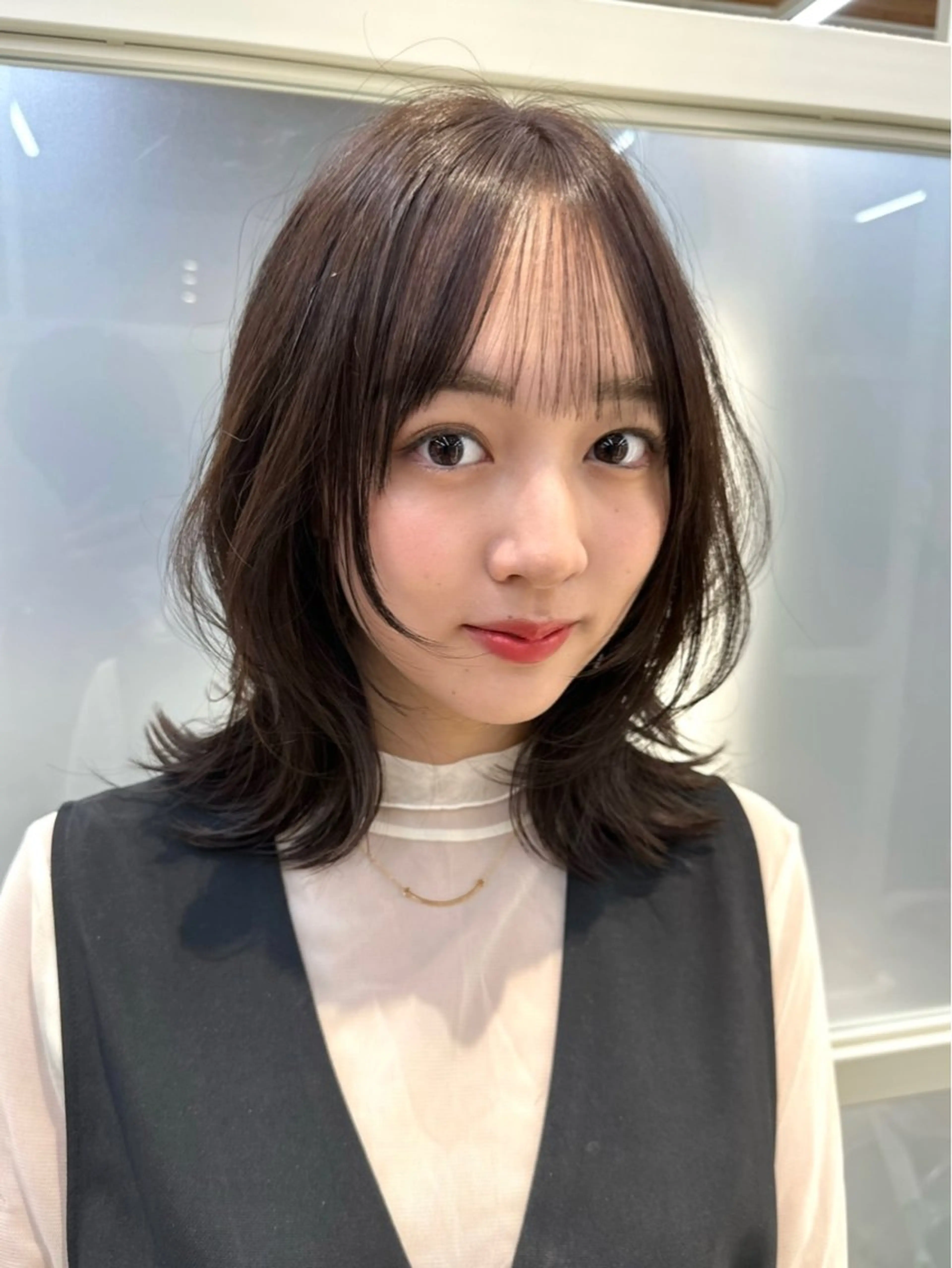 ミディアム カラー ダークグレー ダークグレージュ グレージュ くびれヘア 顔まわりレイヤー 🇰🇷韓国風くびれ ヘア🇰🇷中村優大のヘアスタイル