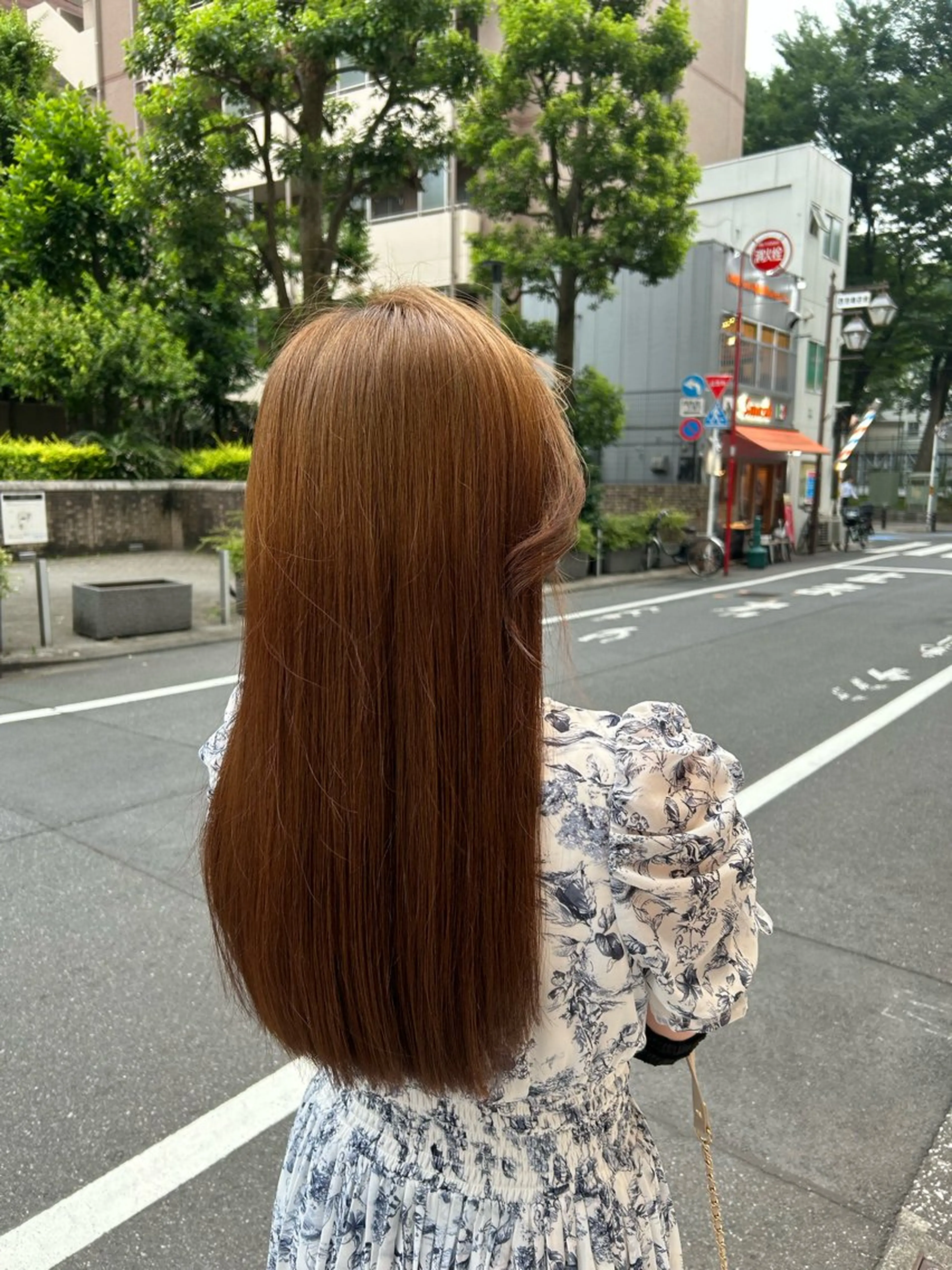 ロング カラー イルミナカラー 小磯 維織のヘアスタイル