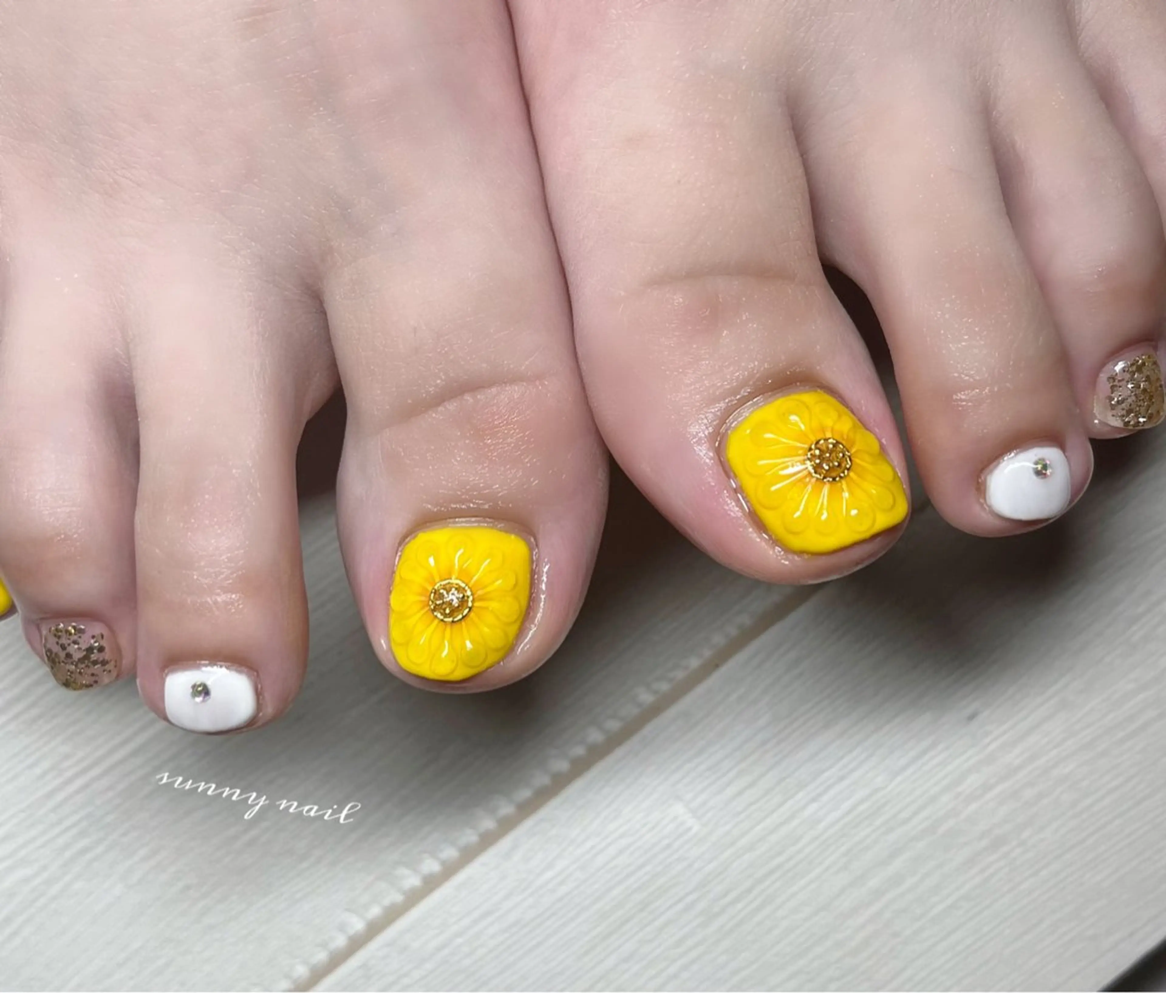ネイル フットネイル ぷっくりネイル 夏ネイル sunny nailのネイルデザイン