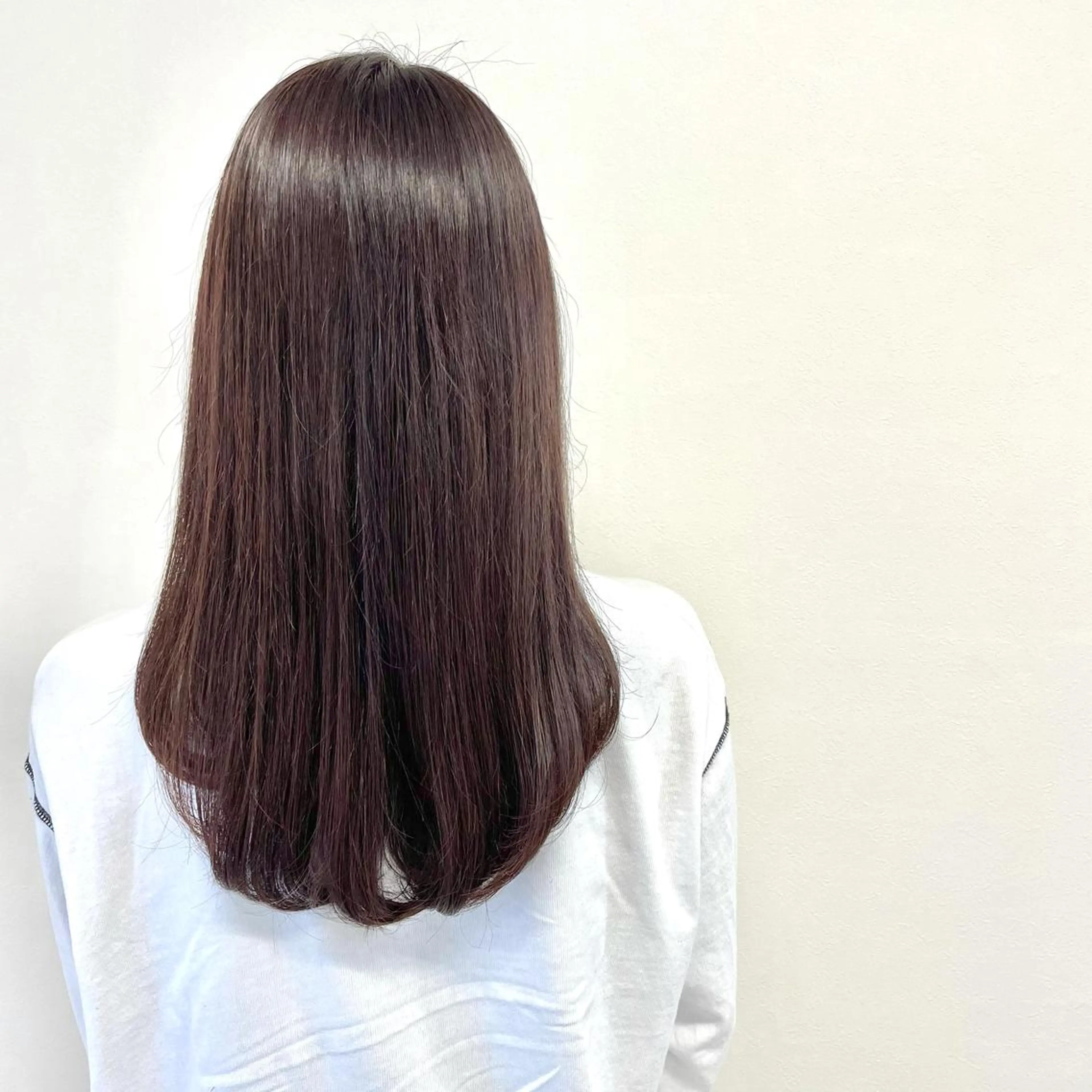 セミロング カラー 肌に馴染む暗髪 梅田・増田のヘアスタイル