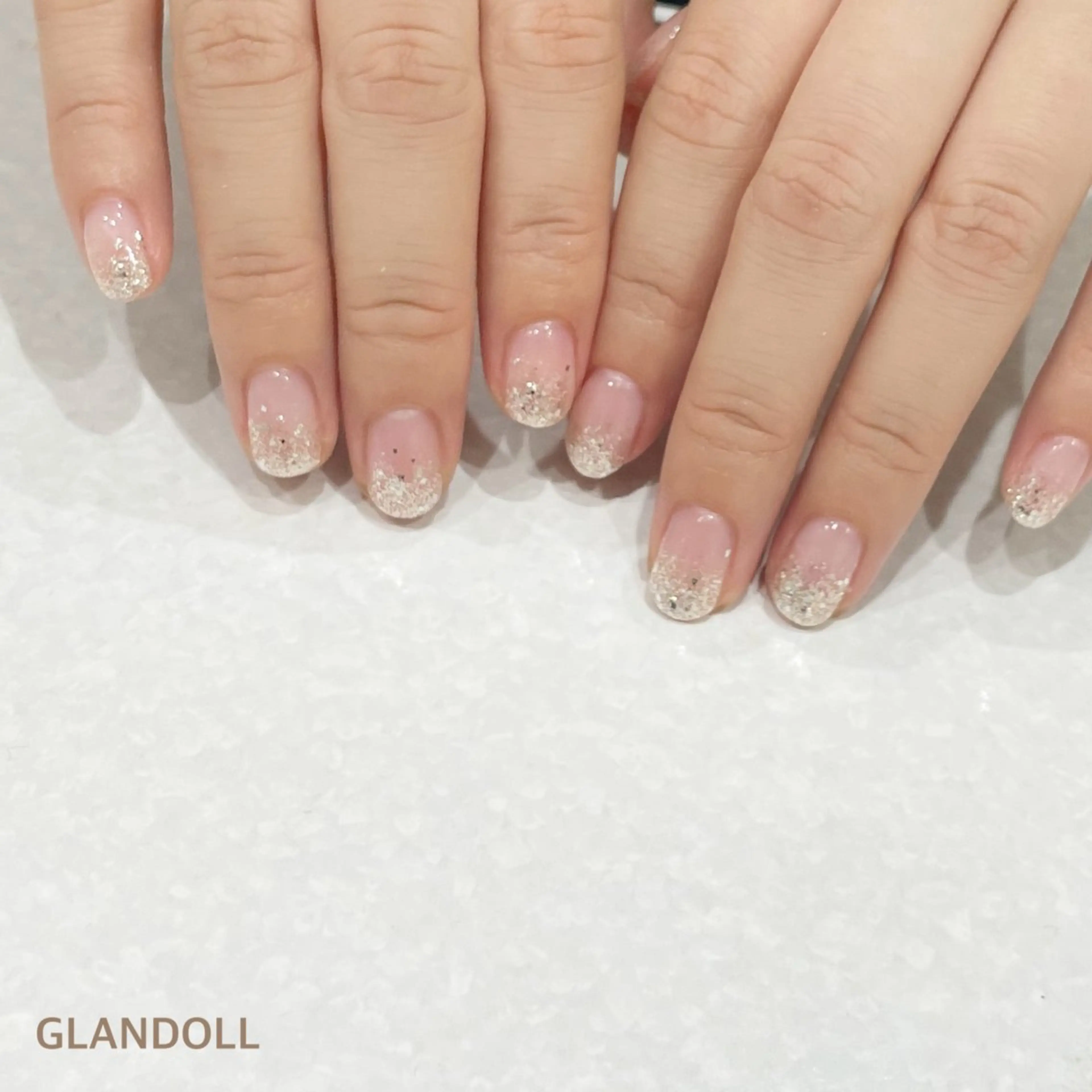 ネイル ラメ(グリッター) ラメグラデーション シンプルネイル GLANDOLL YURIのネイルデザイン