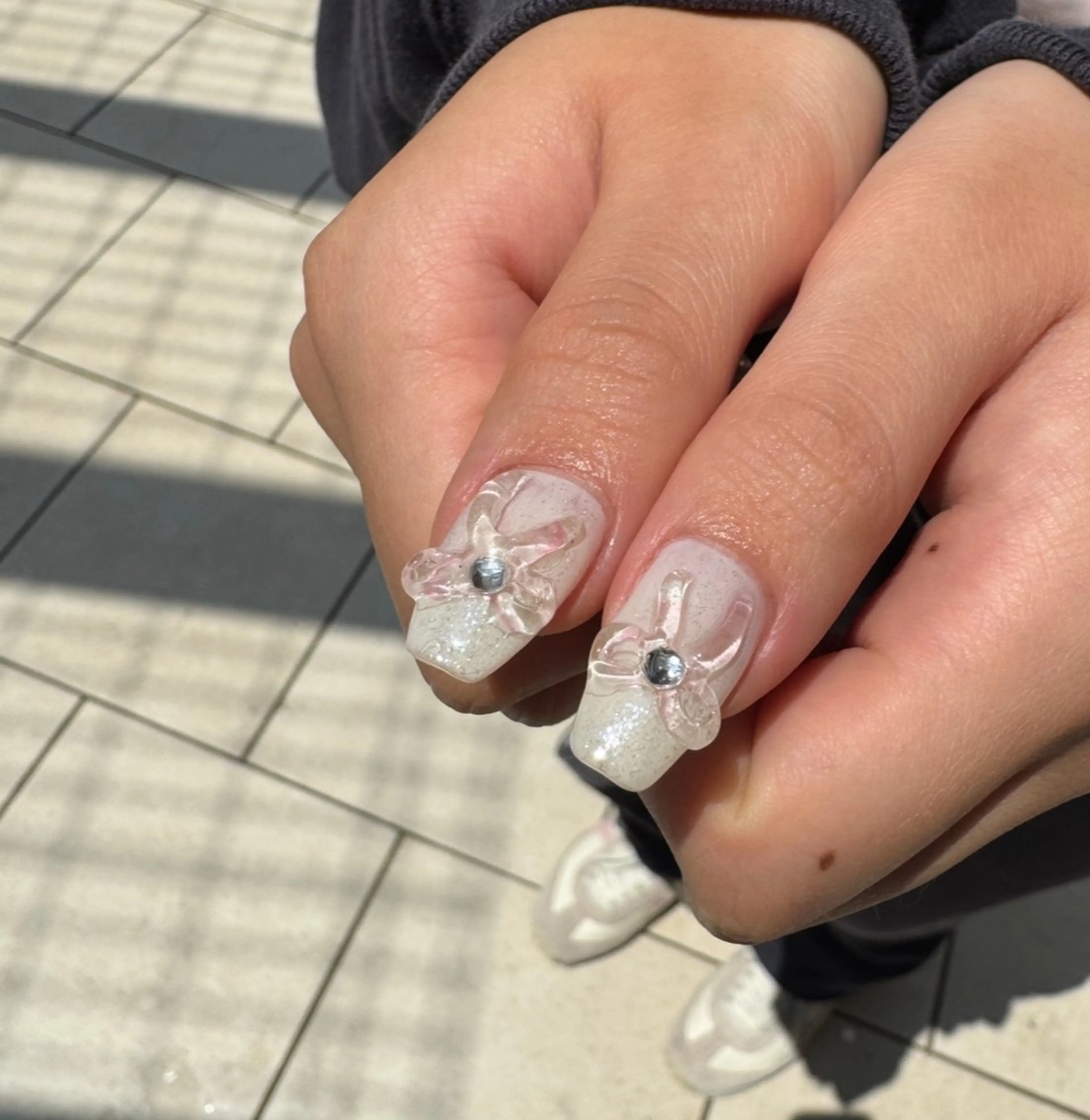 ネイル 成人式 キラキラネイル ニュアンスネイル オフィスネイル シンプルネイル Lililas サロン&スクールのネイルデザイン