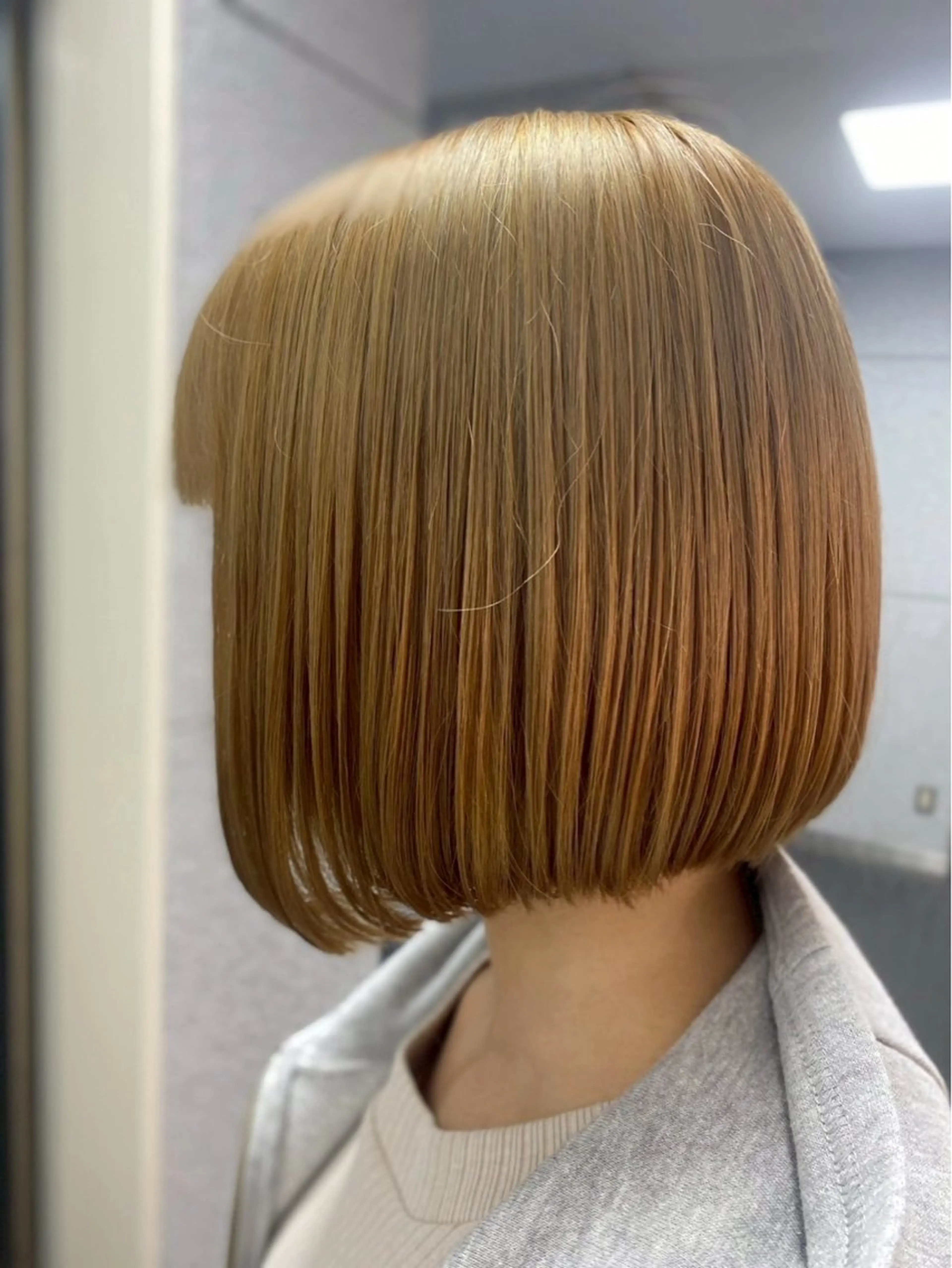 ショート 切りっぱなしボブ ボブ KASUMI  ྀི ｶｯﾄﾓﾃﾞﾙ募集のヘアスタイル