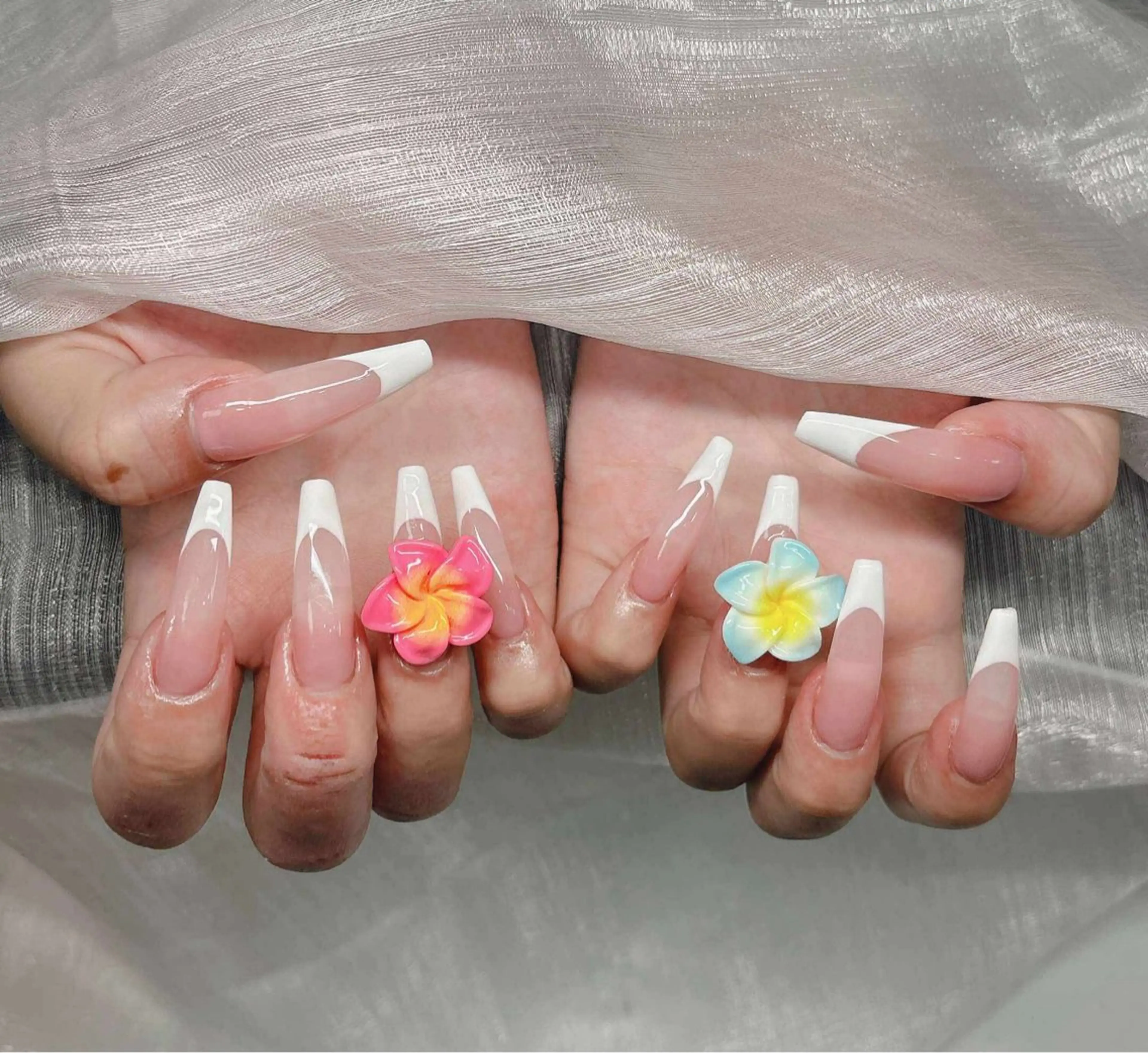 ネイル 長さ出し グラデーション 卒業式 キラキラネイル マグネットネイル ハンドネイル Lee Nailsのネイルデザイン