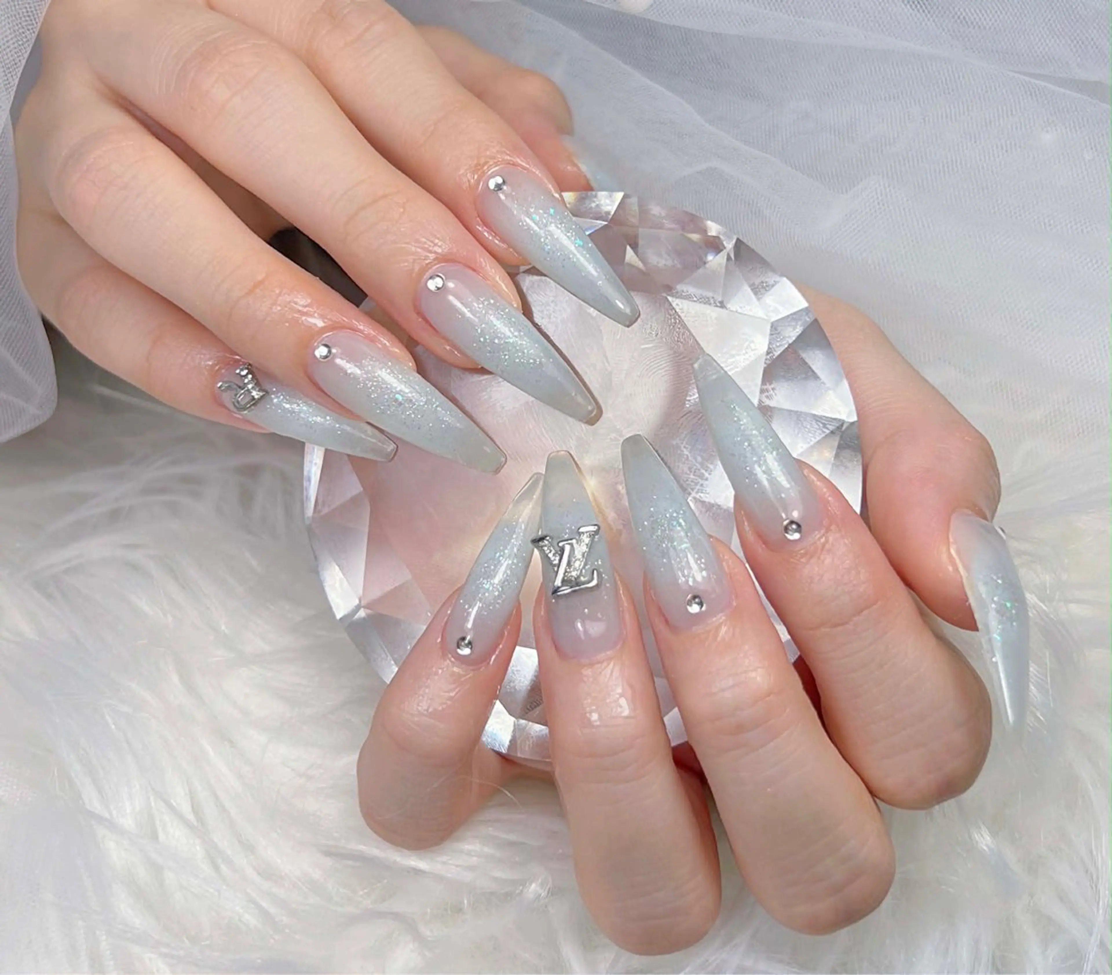 ネイル アートネイル オーロラネイル チークネイル 長さ出し フットネイル Miya _nailのネイルデザイン