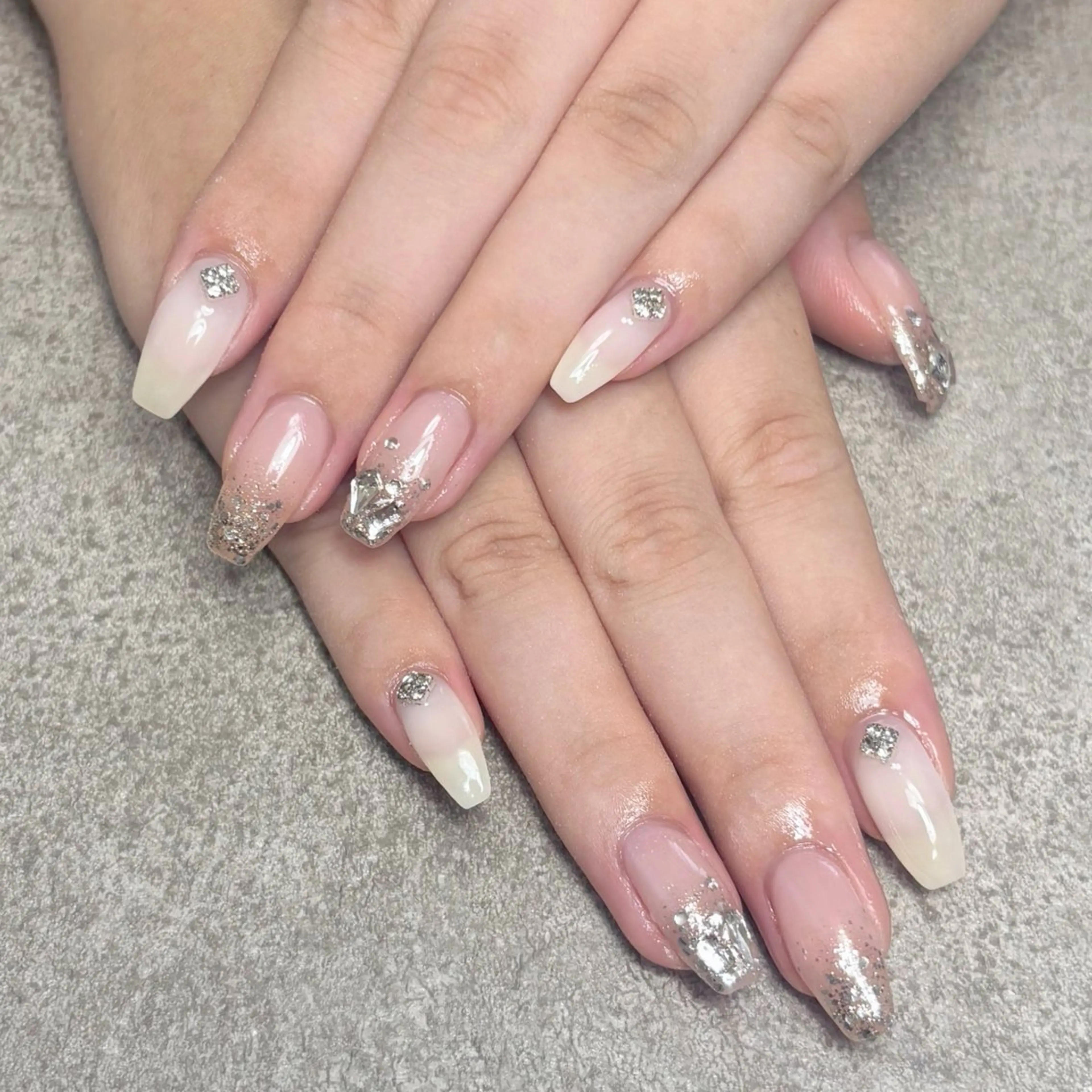 ネイル ハンドネイル nailroom DIASOMNIAのネイルデザイン