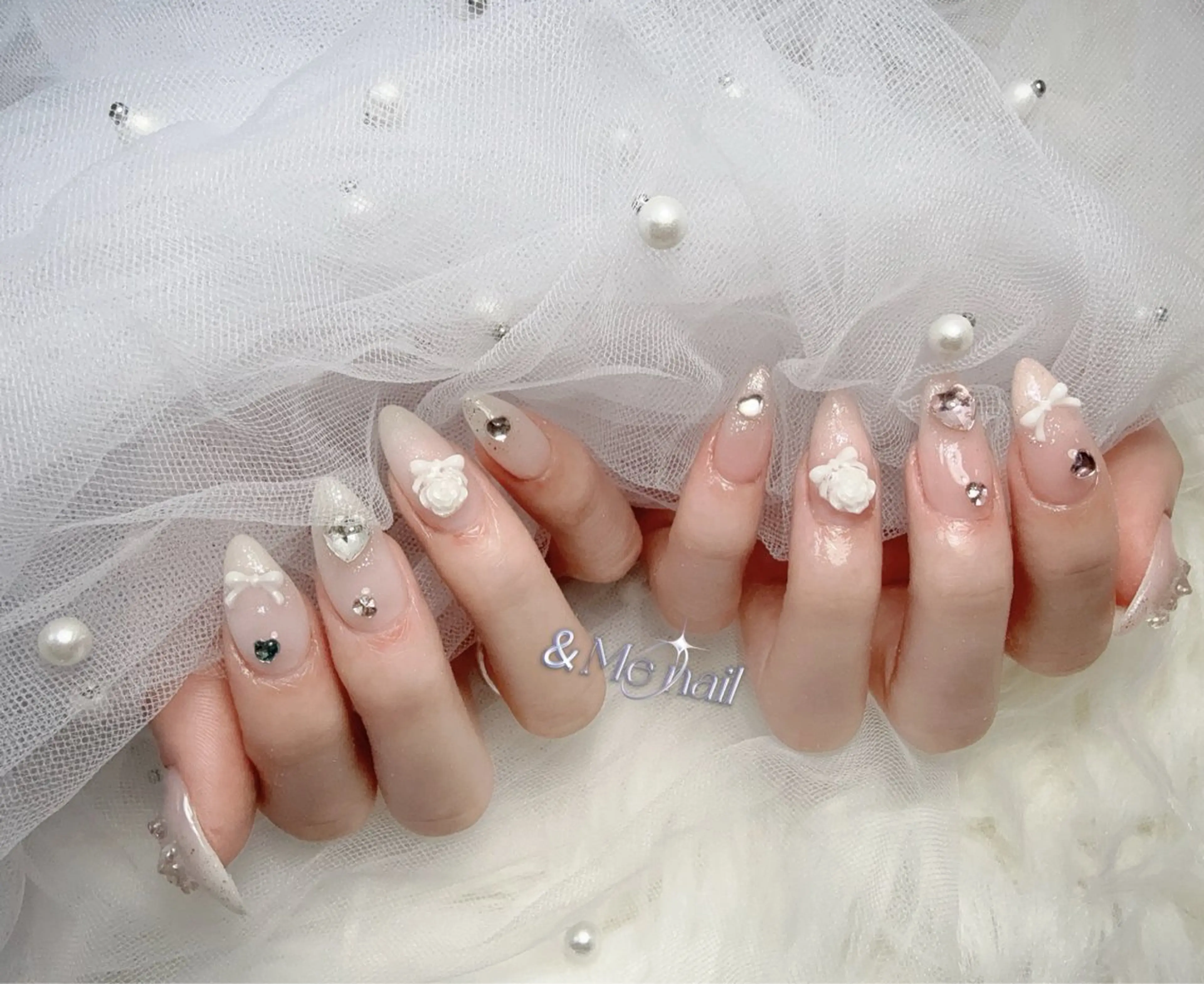 ネイル ハンドネイル &ME タカのネイルデザイン