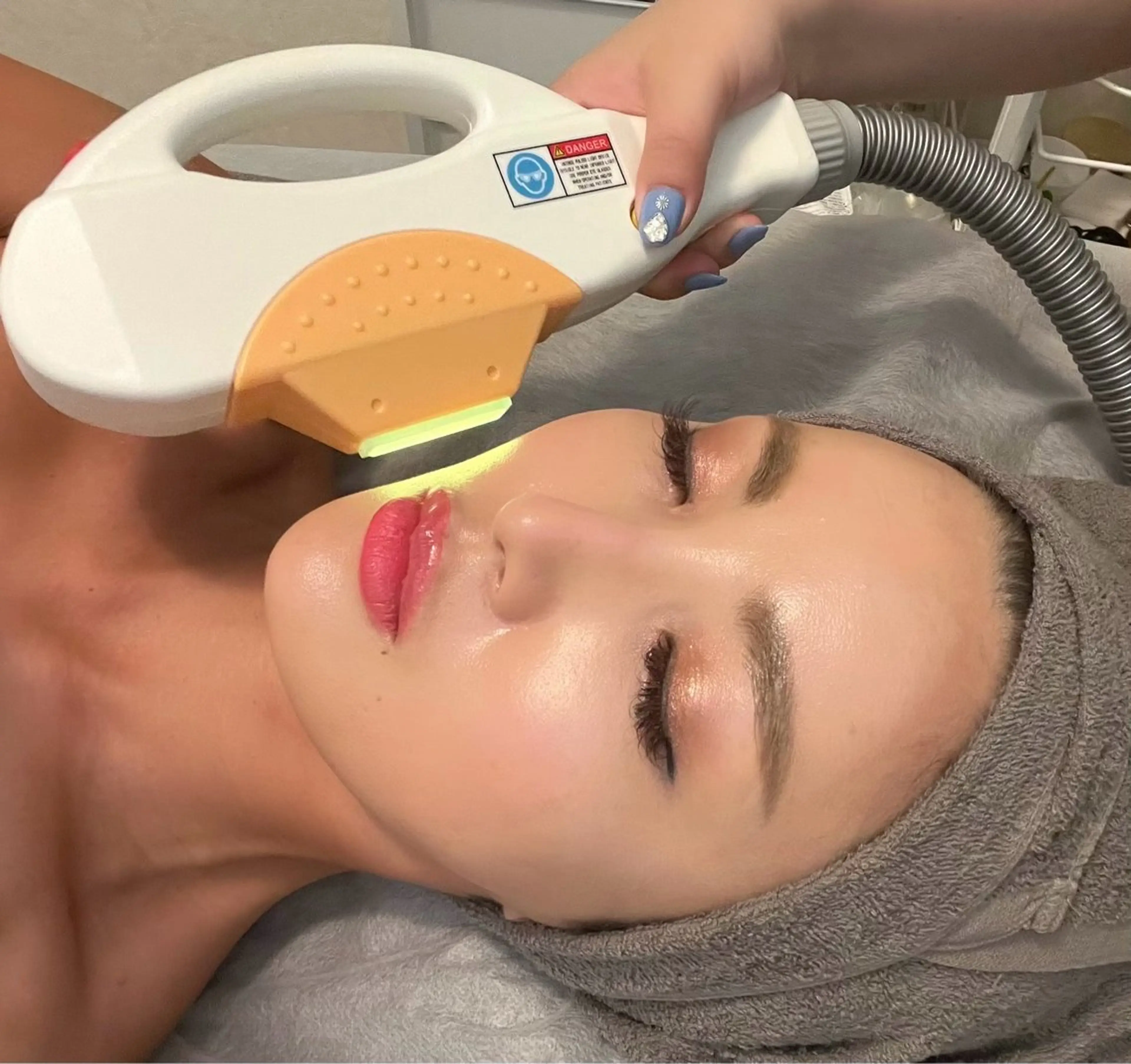 美肌リフトアップ☆光フェイシャル【たるみ・ほうれい線・シワ改善】¥16500→¥4980✨️の写真