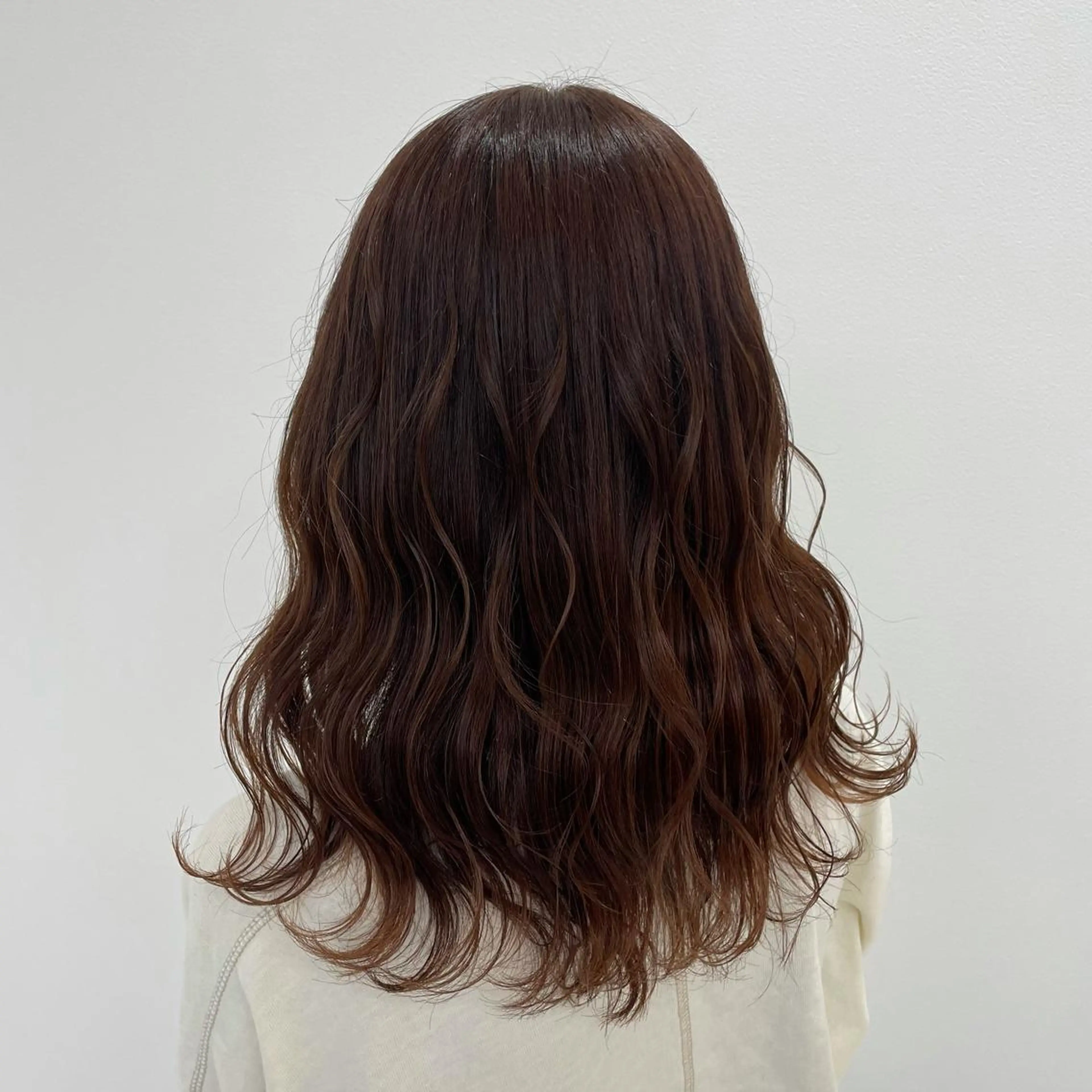 ミディアム カラー ヘアアレンジ ブリーチ・縮毛矯正 三島佳音のヘアスタイル