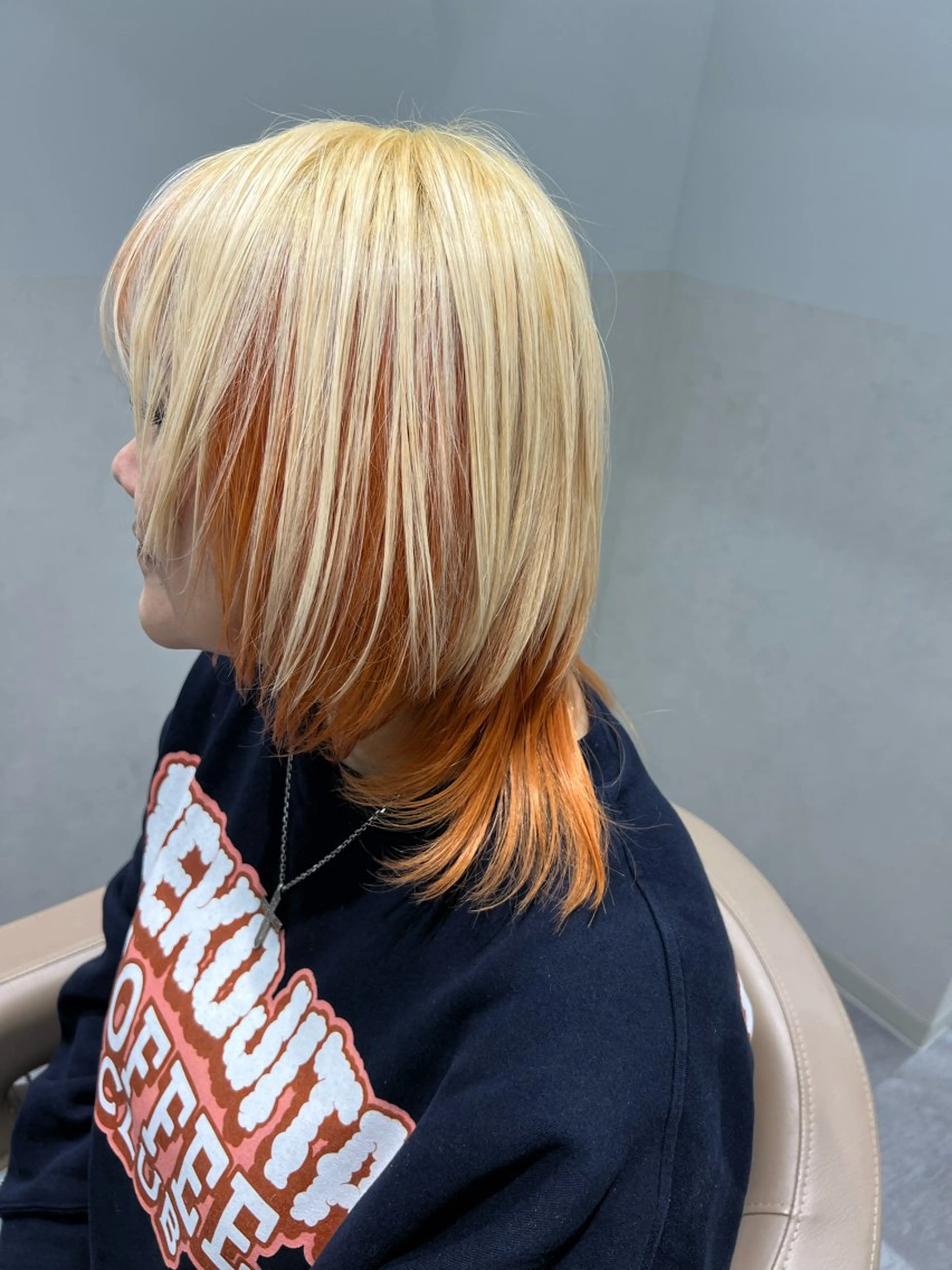 ミディアム カラー ブリーチ 抜きっぱなしブロンド インナーカラー オレンジ 🍇おぐら めぐみ🍇のヘアスタイル