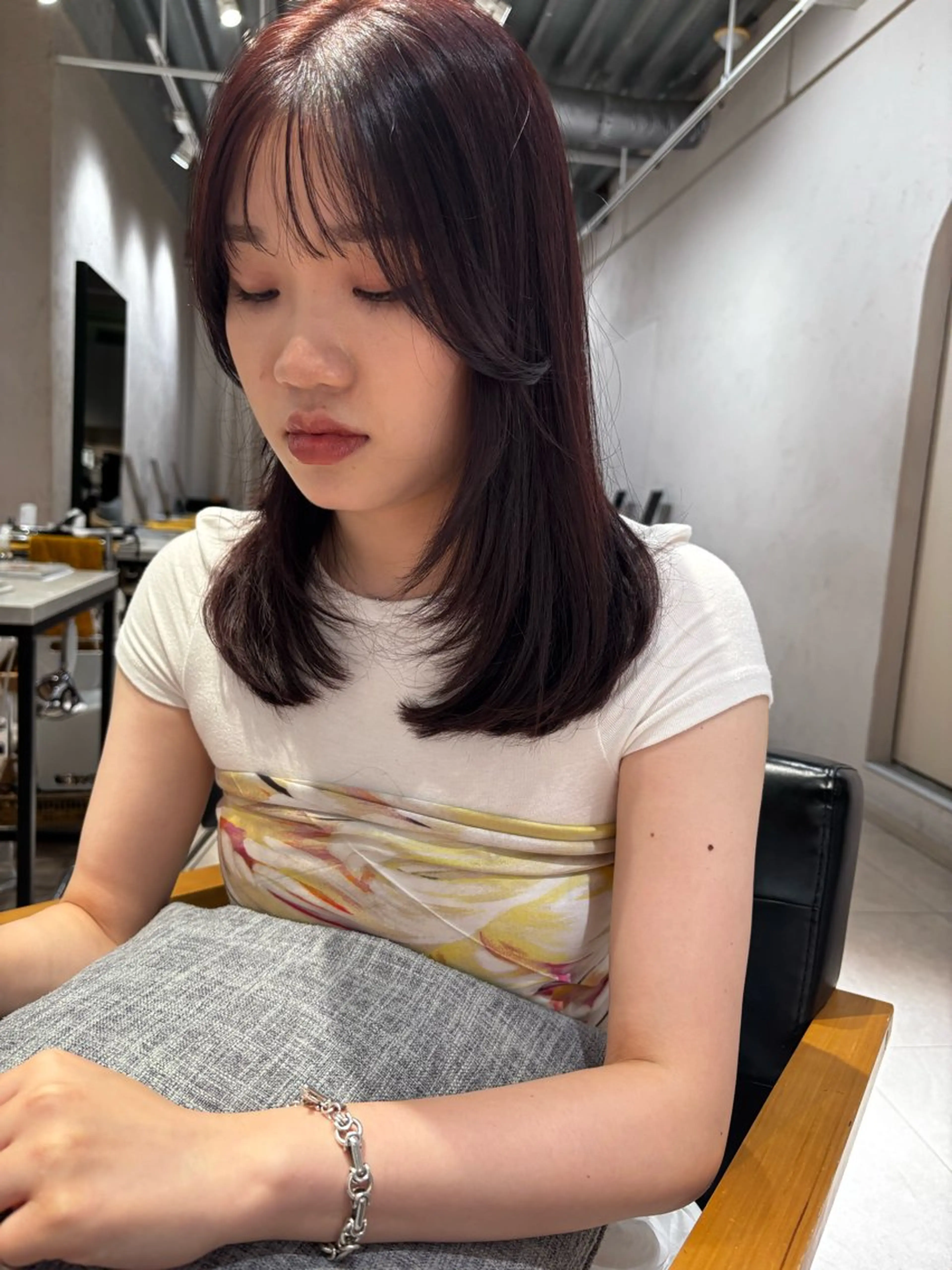 セミロング 渡邊 百咲のヘアスタイル