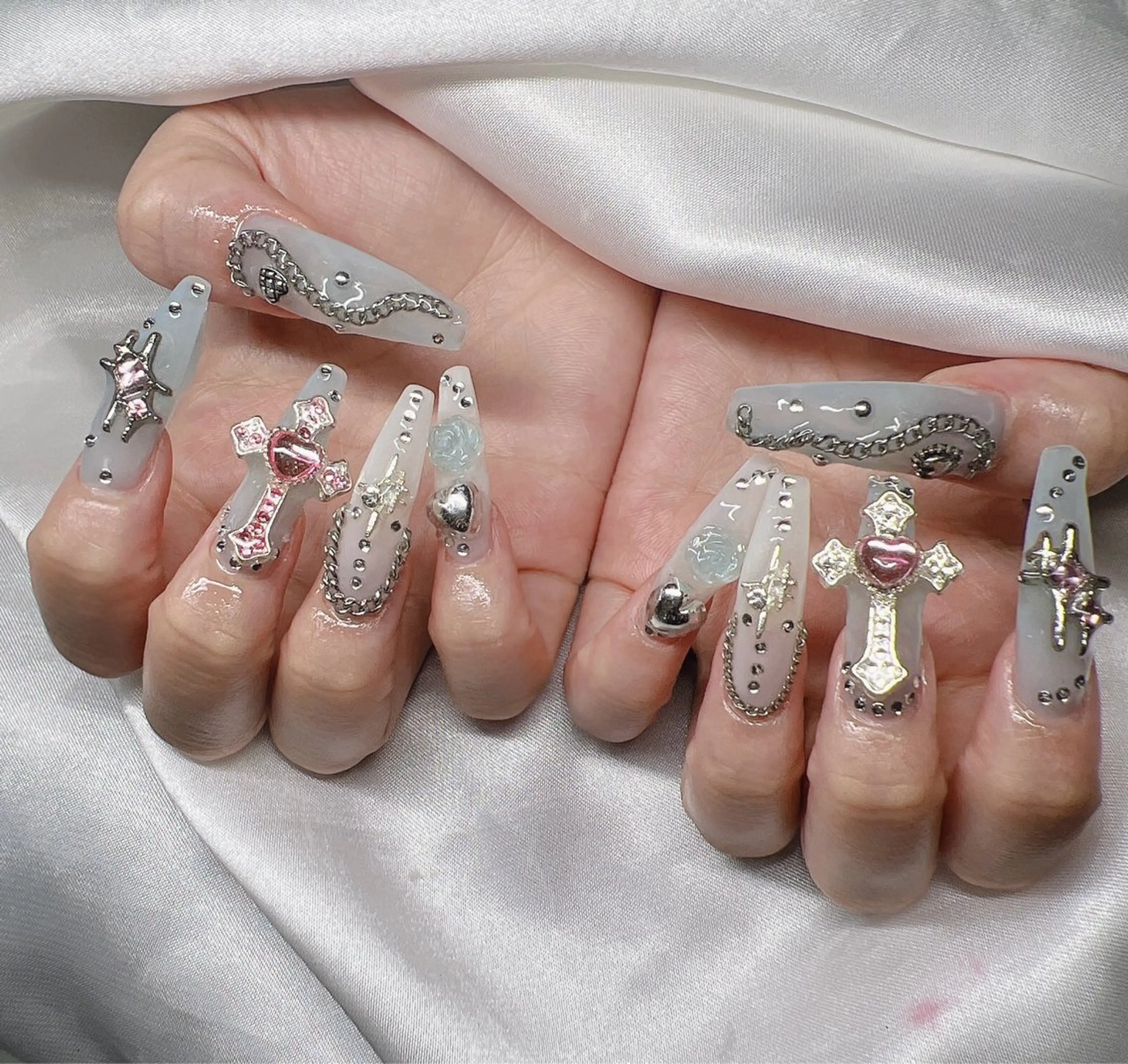 ネイル 長さ出し グラデーション 卒業式 キラキラネイル マグネットネイル ハンドネイル Lee Nailsのネイルデザイン