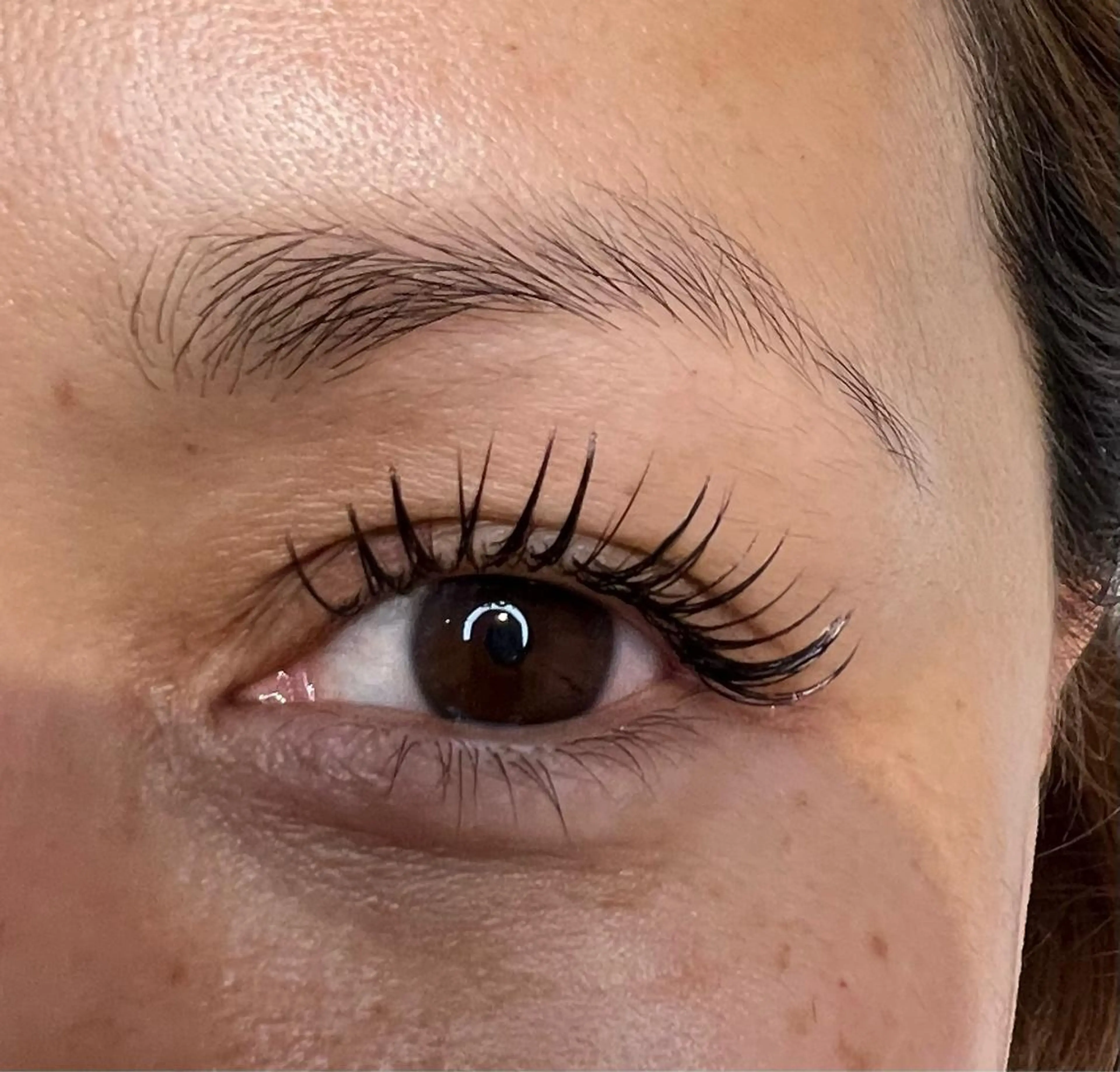 マツエク・マツパ 福井 珠乃のヘアスタイル