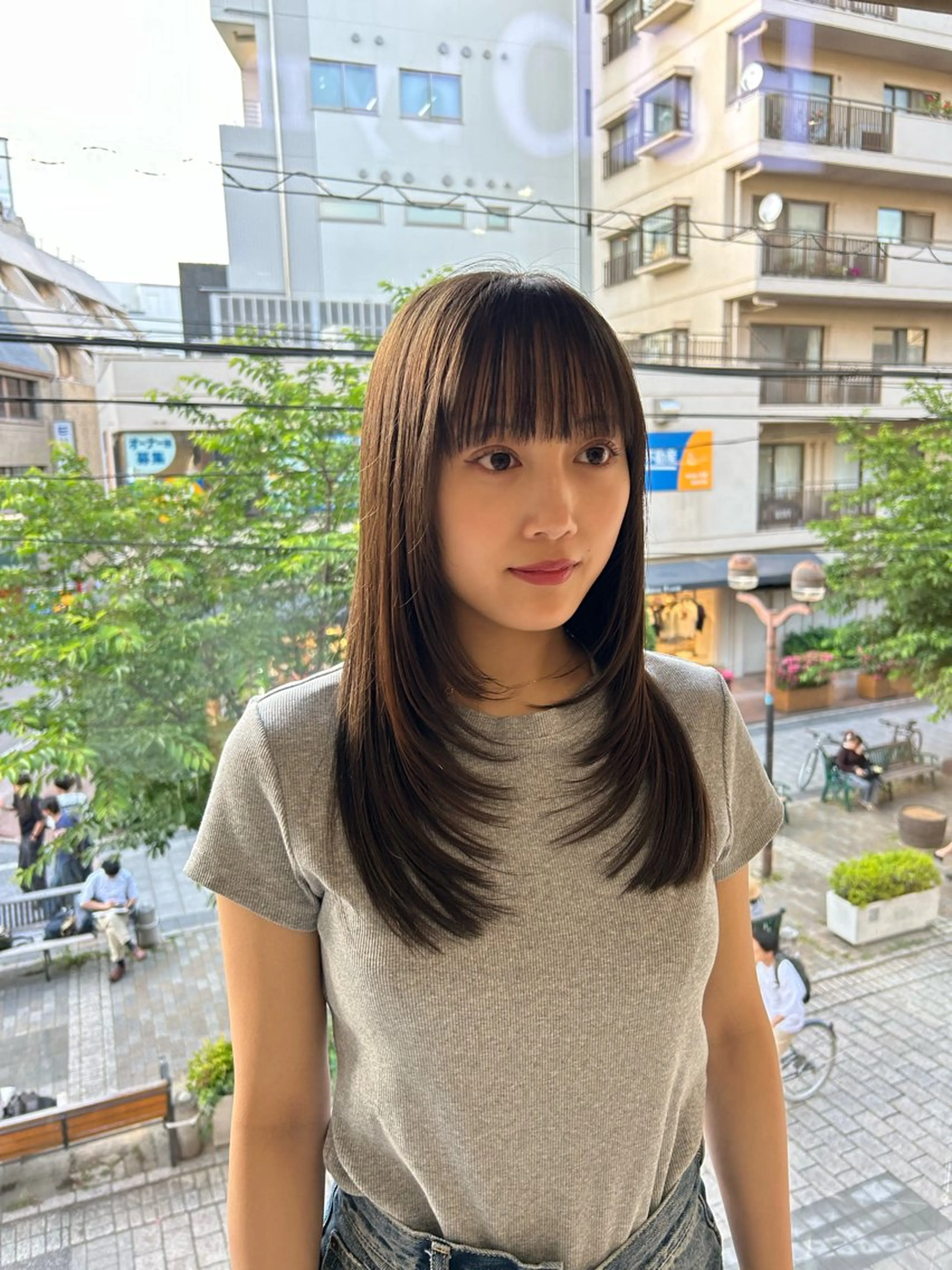 ミディアム 菅沼 紀世/顔周りレイヤーのヘアスタイル