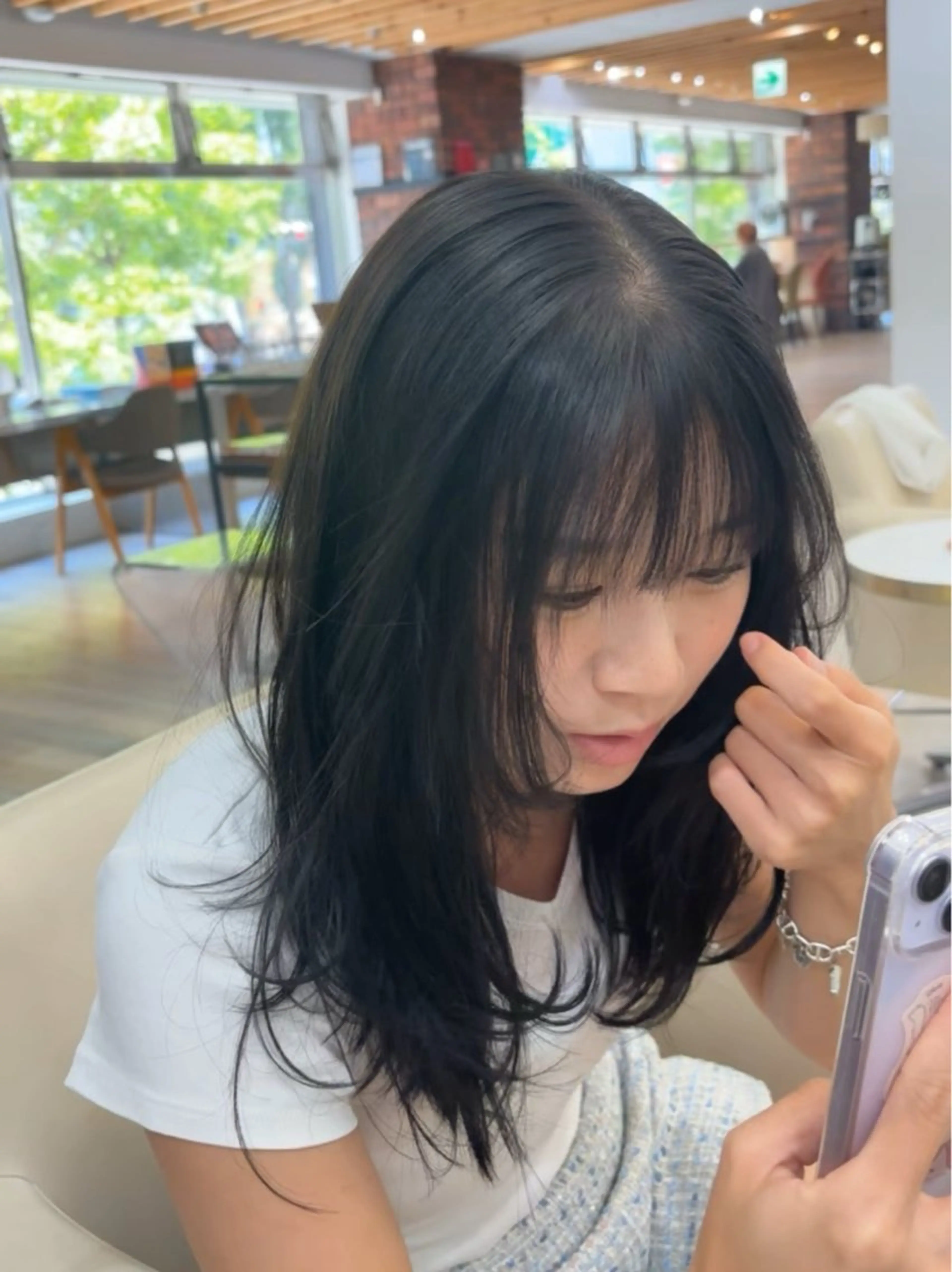 セミロング カラー 透明感カラー 顔まわりレイヤー 顔周りカット レイヤーカット カット ヘアカラー トリートメント 🫧nari🫧 谷町 大阪のヘアスタイル