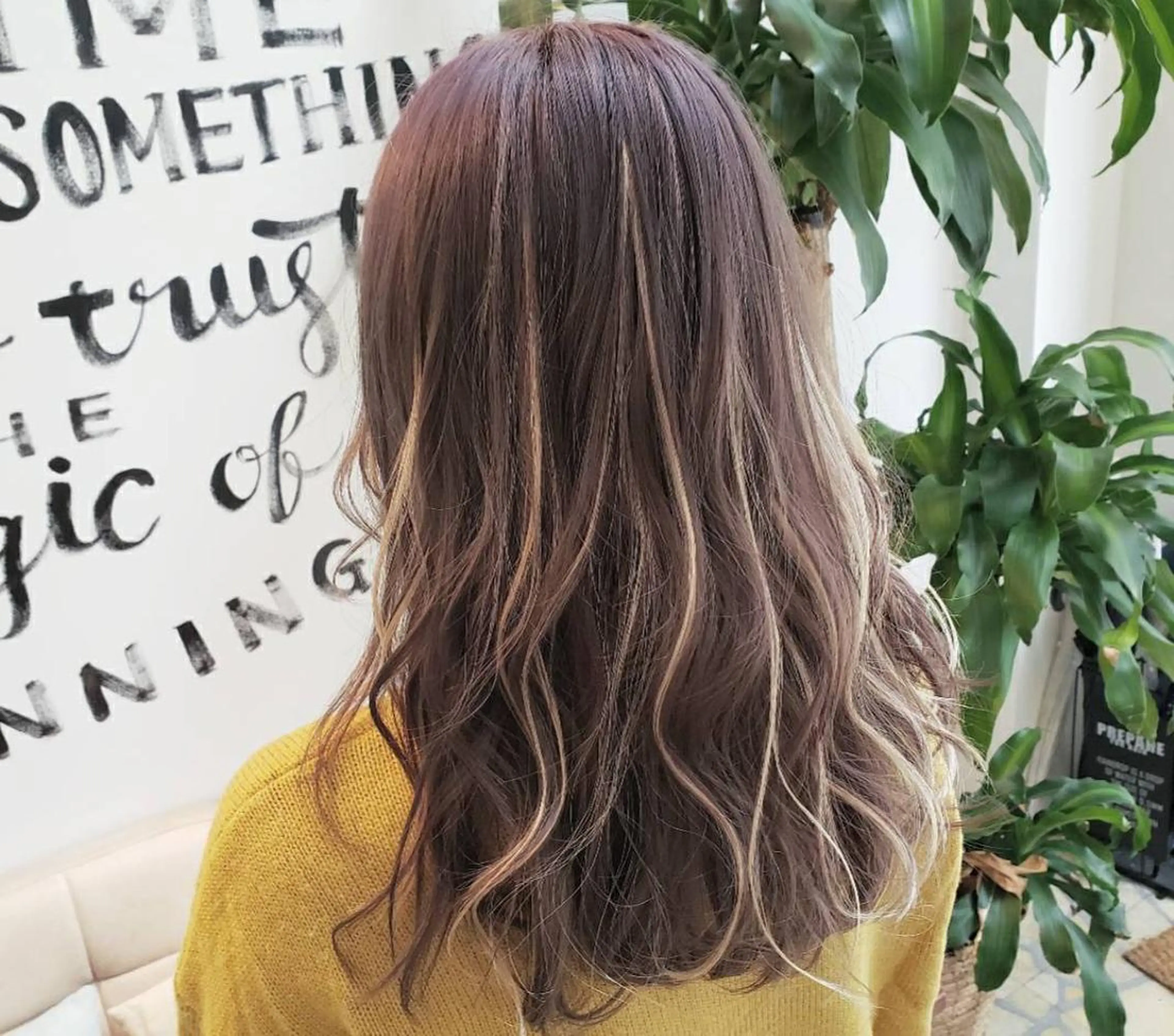 ロング カラー エクステ Luana. 細澤のヘアスタイル