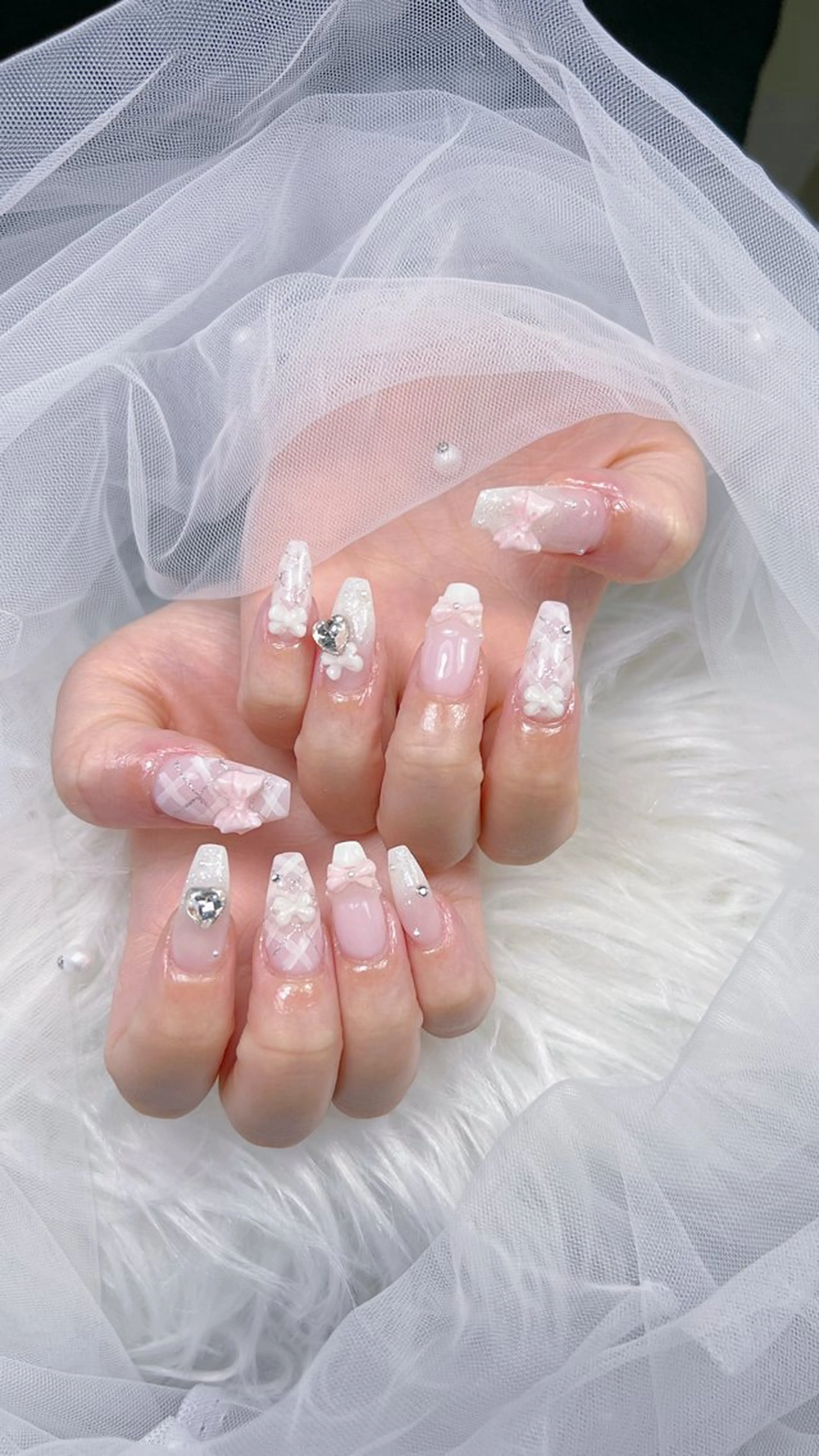 ネイル アートネイル オーロラネイル チークネイル 長さ出し フットネイル ハンドネイル フットネイル ハンドケア Noiranail_ studio川越西口のネイルデザイン