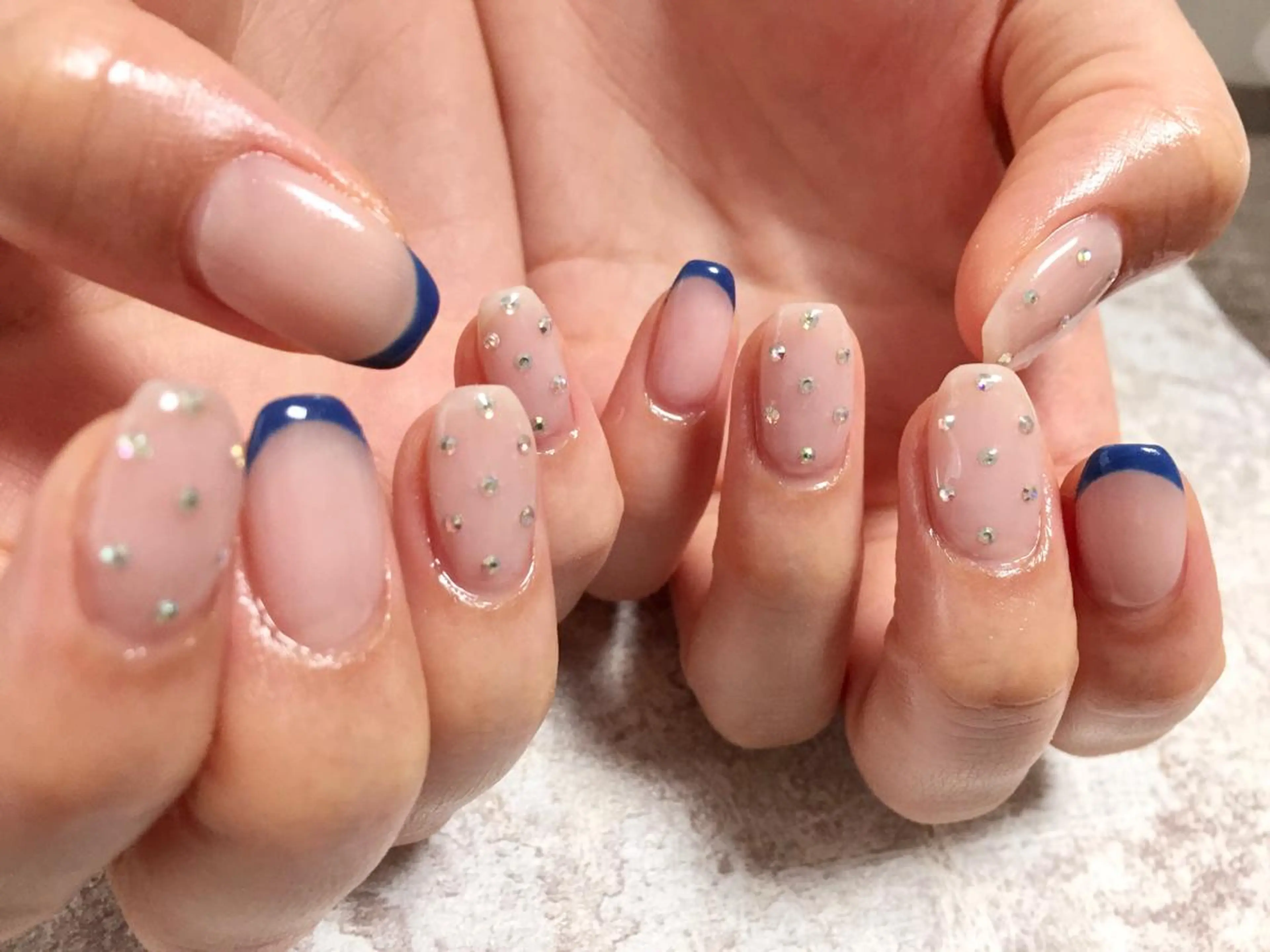 ネイル フレンチネイル kiki nail &brow二子玉川の眉毛・アイブロウイメージ