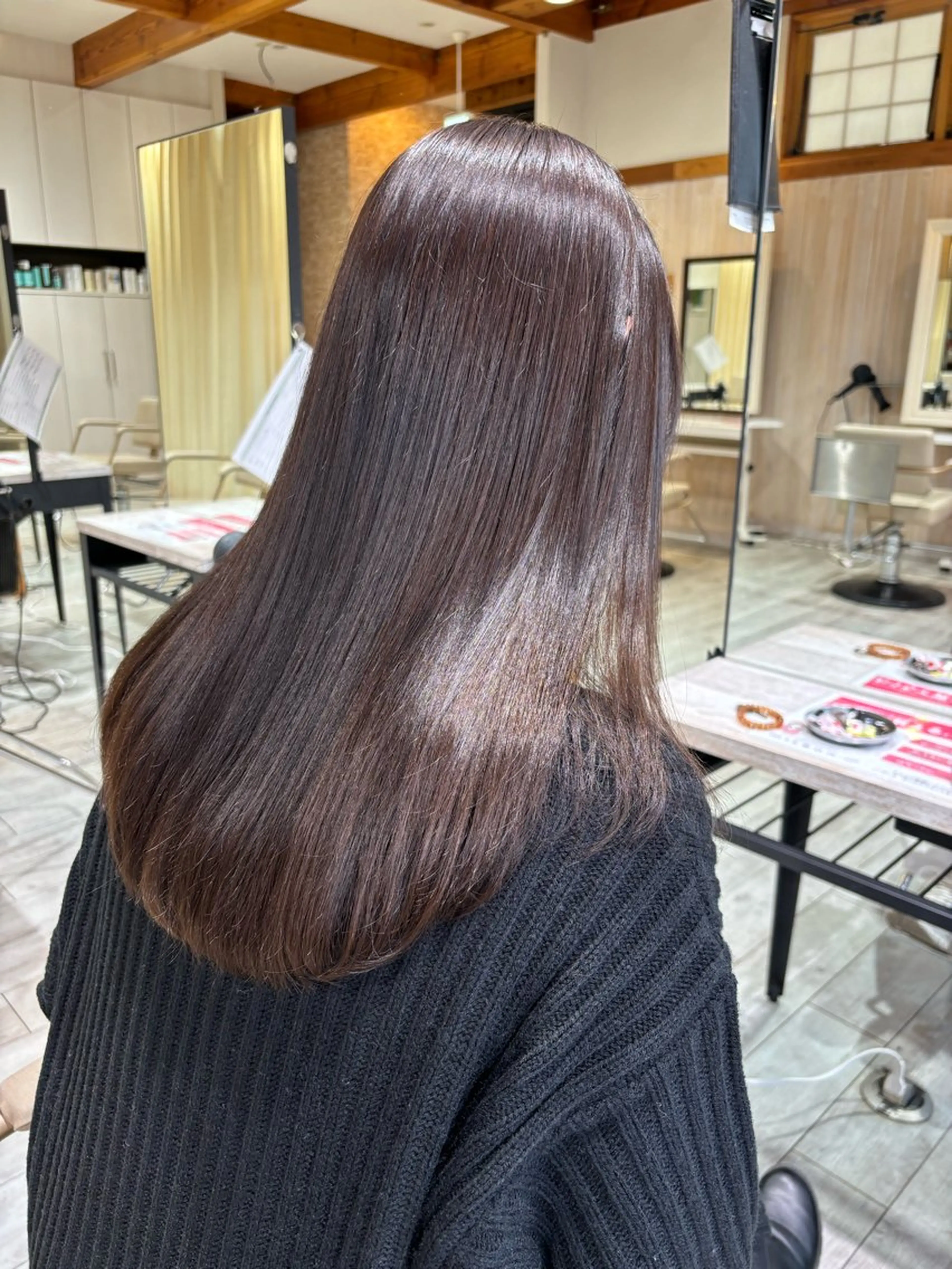 ロング 持田 唯のヘアスタイル