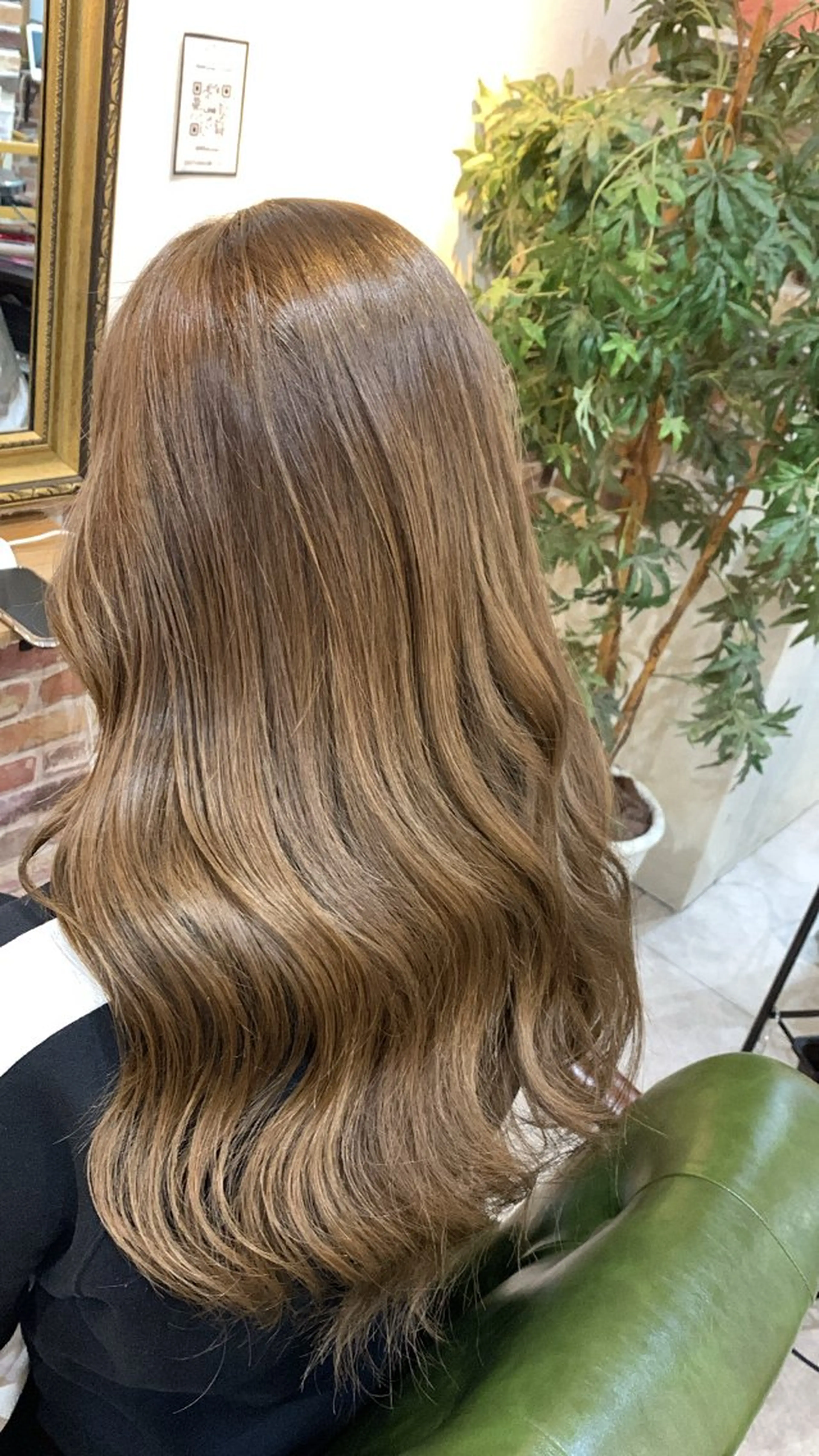 ロング カラー ヘアカラー 小嶋 美里のヘアスタイル