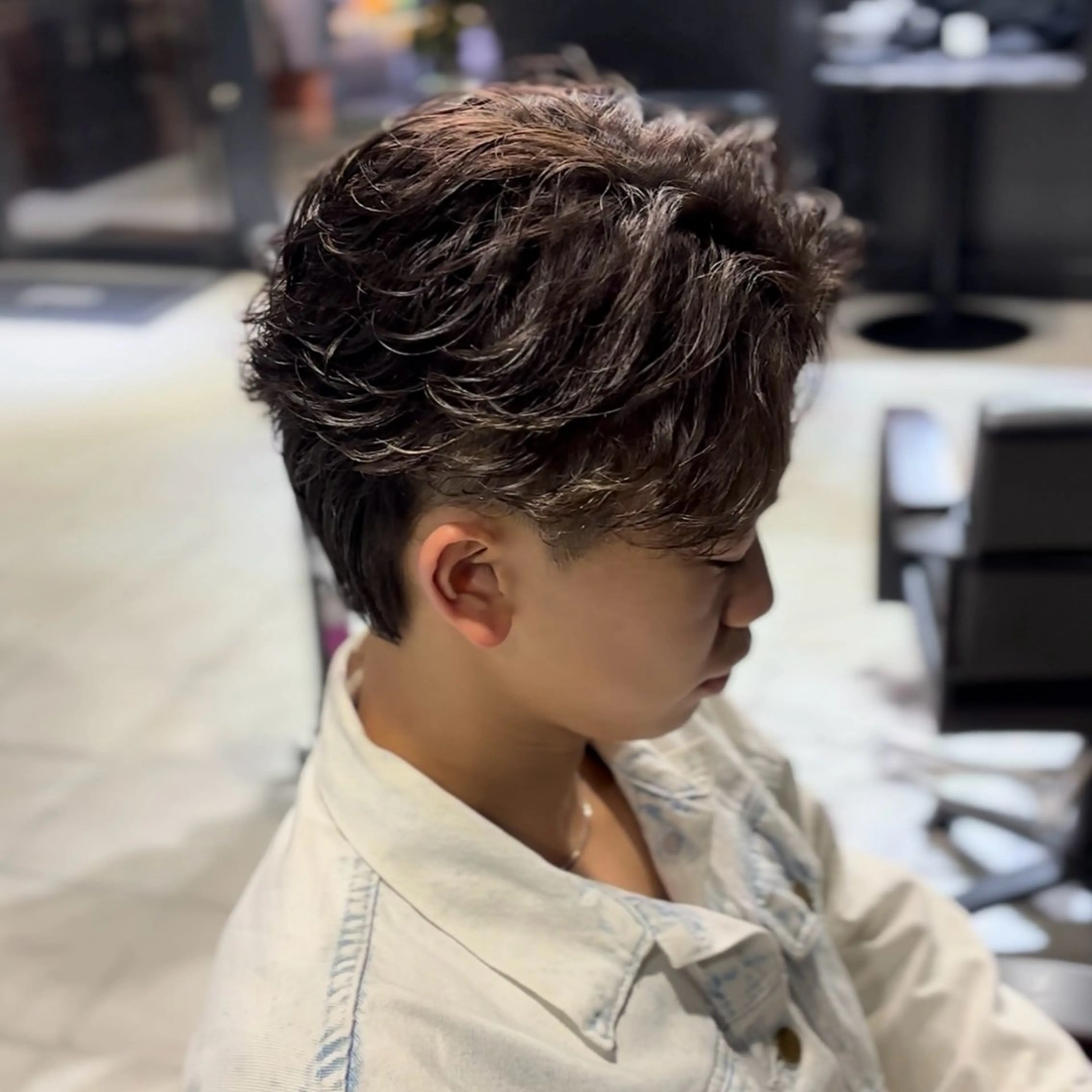 ミディアム パーマ ミディアムパーマ ツイストスパイラルパーマ ニュアンスパーマ スパイラルパーマ ツイストパーマ カット パーマ センターパート支持率 No.1【心斎橋】のヘアスタイル