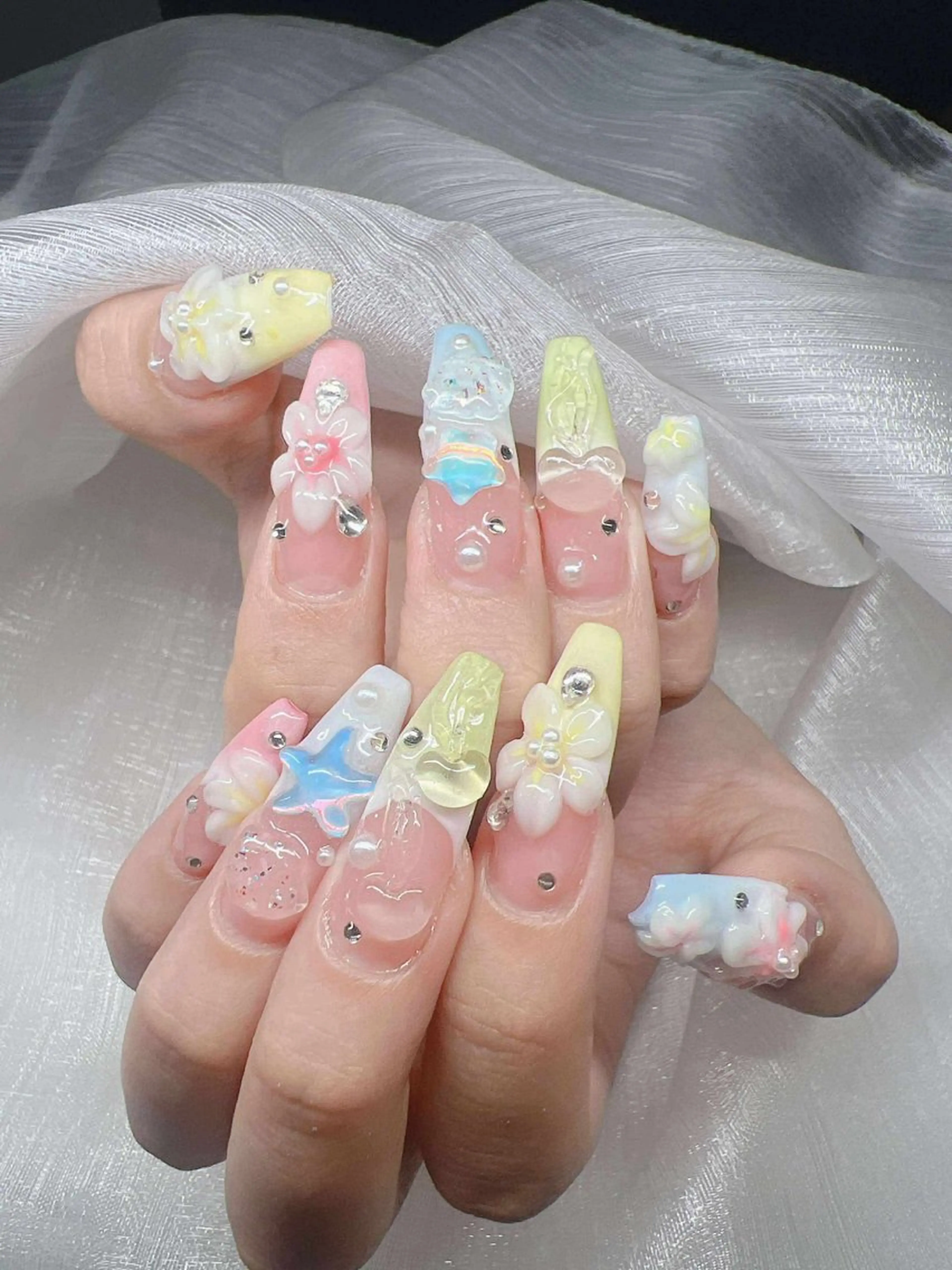 ネイル 長さ出し グラデーション 卒業式 キラキラネイル マグネットネイル ハンドネイル Lee Nailsのネイルデザイン