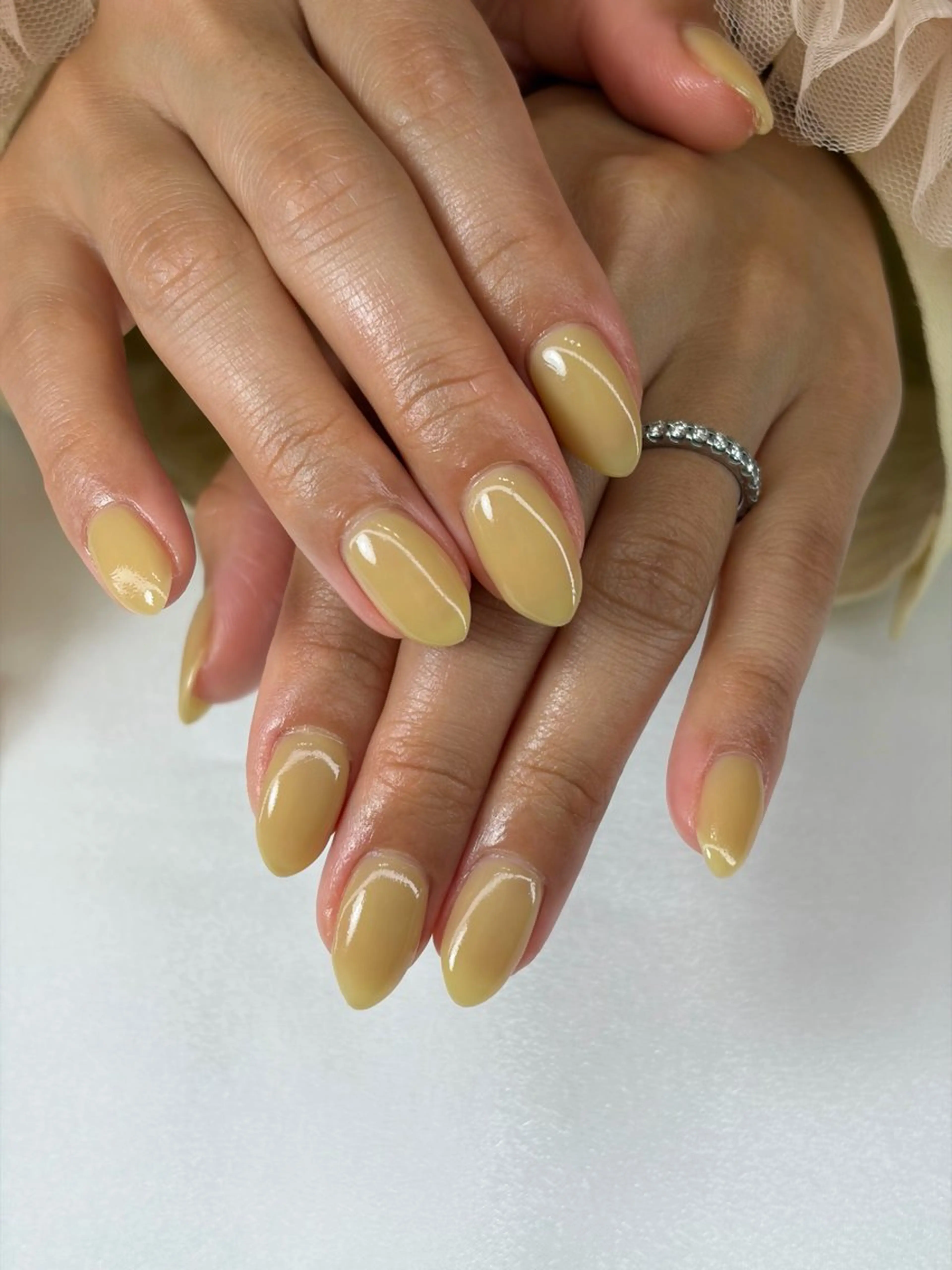 ネイル オフィスネイル シンプルネイル 春ネイル 夏ネイル 黄色 ハンドネイル iro+ nailのネイルデザイン
