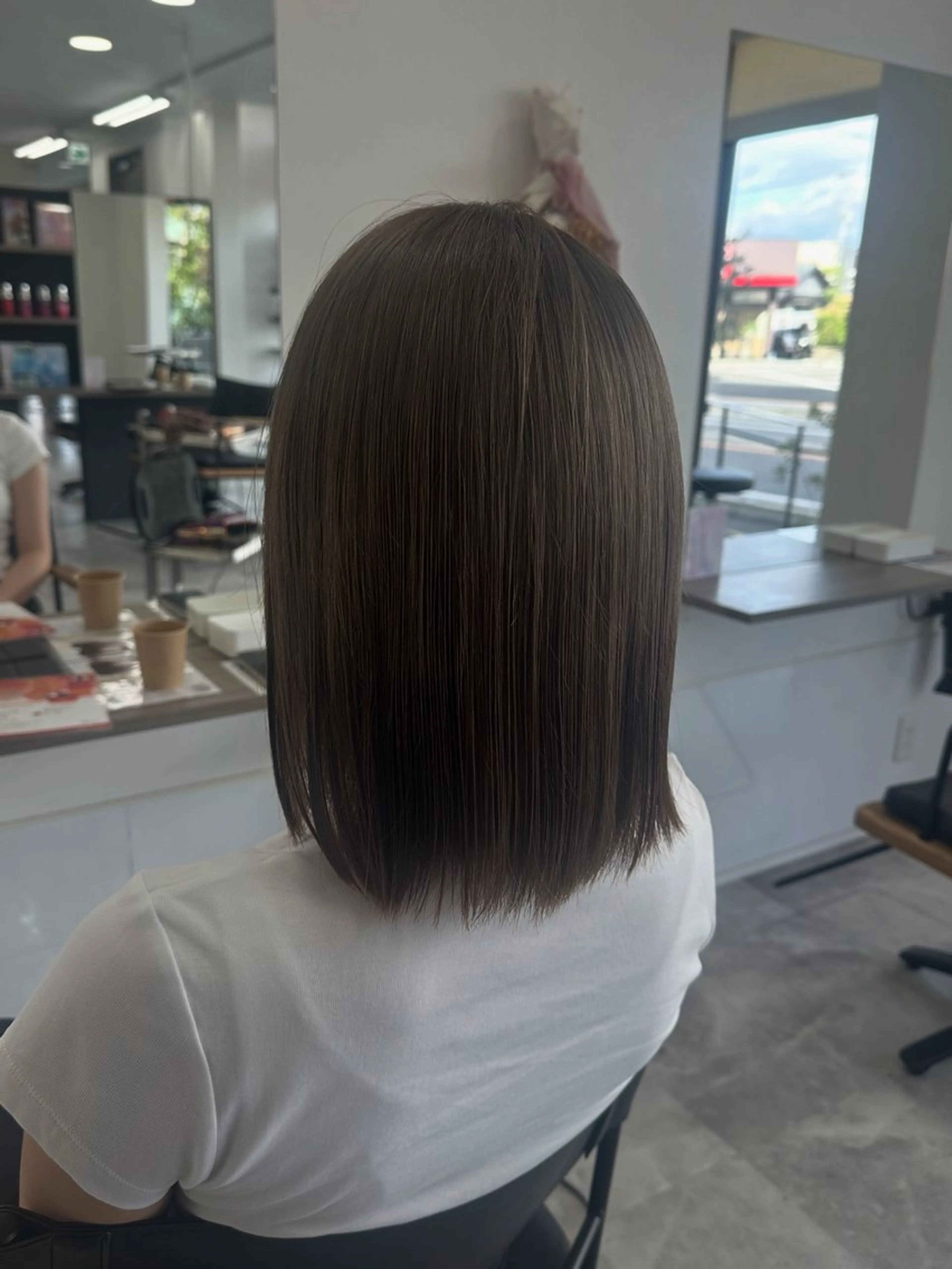 セミロング 𝑴𝒐𝒓𝒊 /髪質改善/艶髪🖤のヘアスタイル