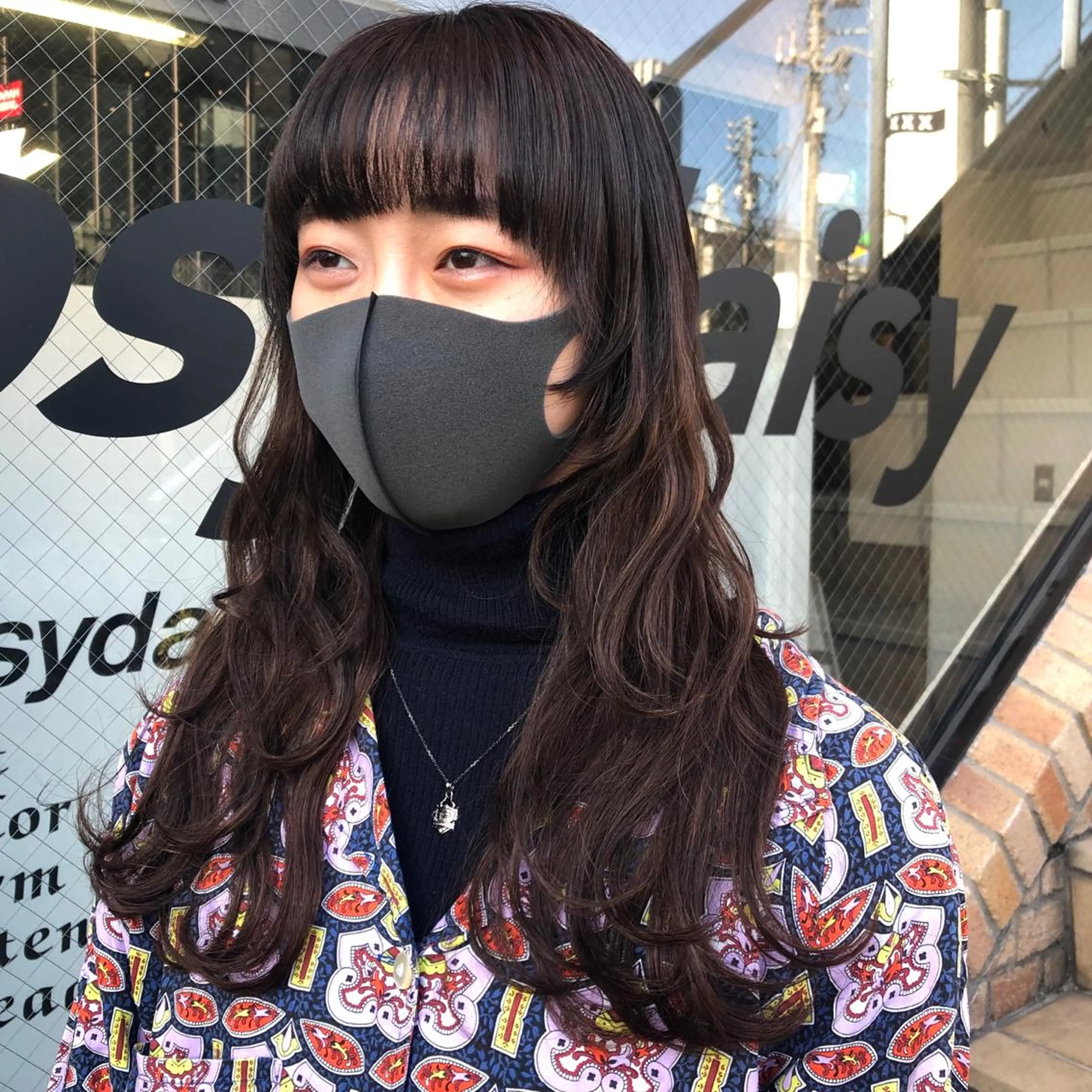 ロング カラー パーマ ヘアアレンジ 八巻 晴香のヘアスタイル