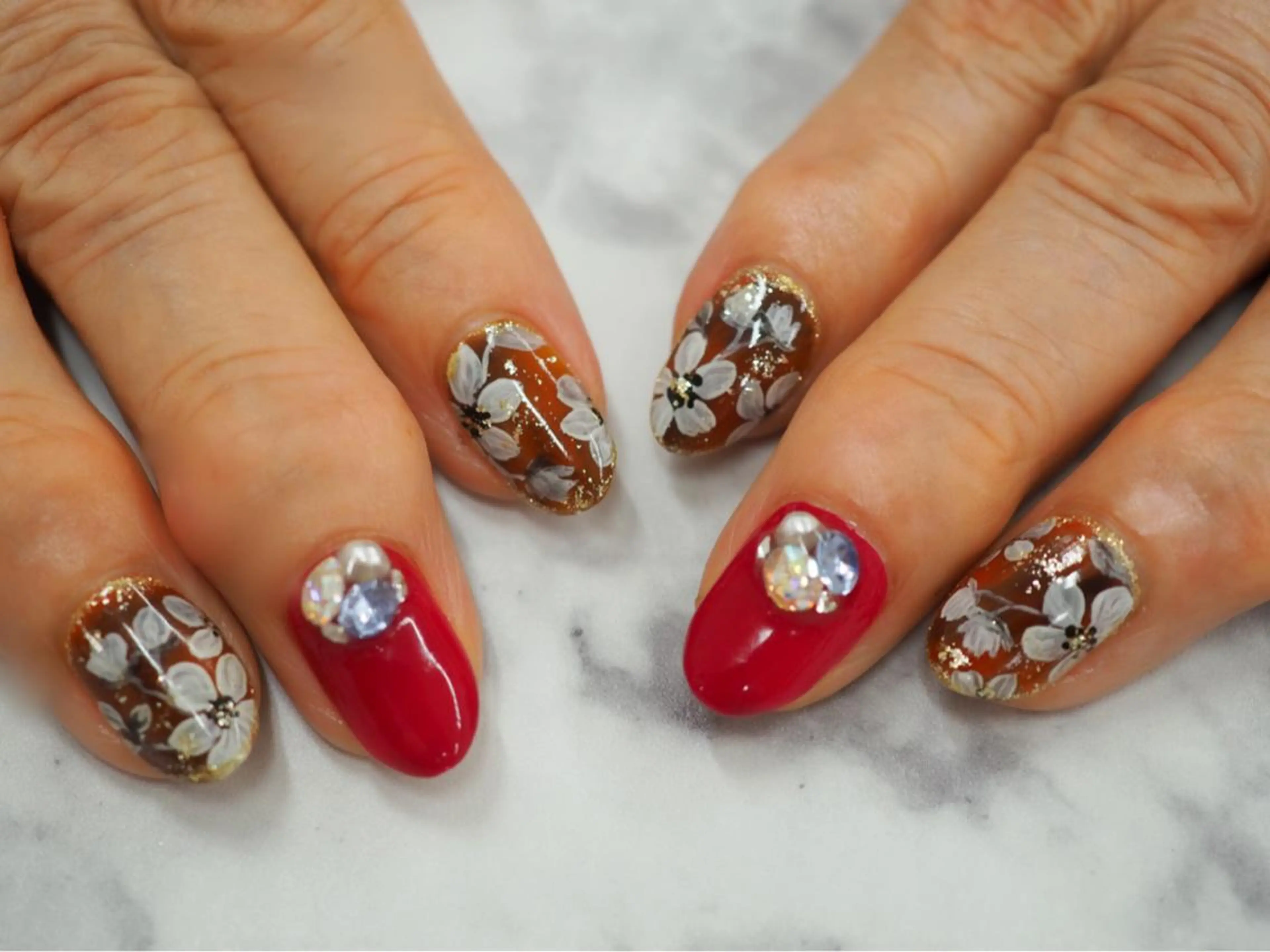 【オフあり】ハンド★アート4本までコース💅お花もOK💐持ち込みデザインOK🙆♀️※必ず補足説明をお読み下さい。の写真