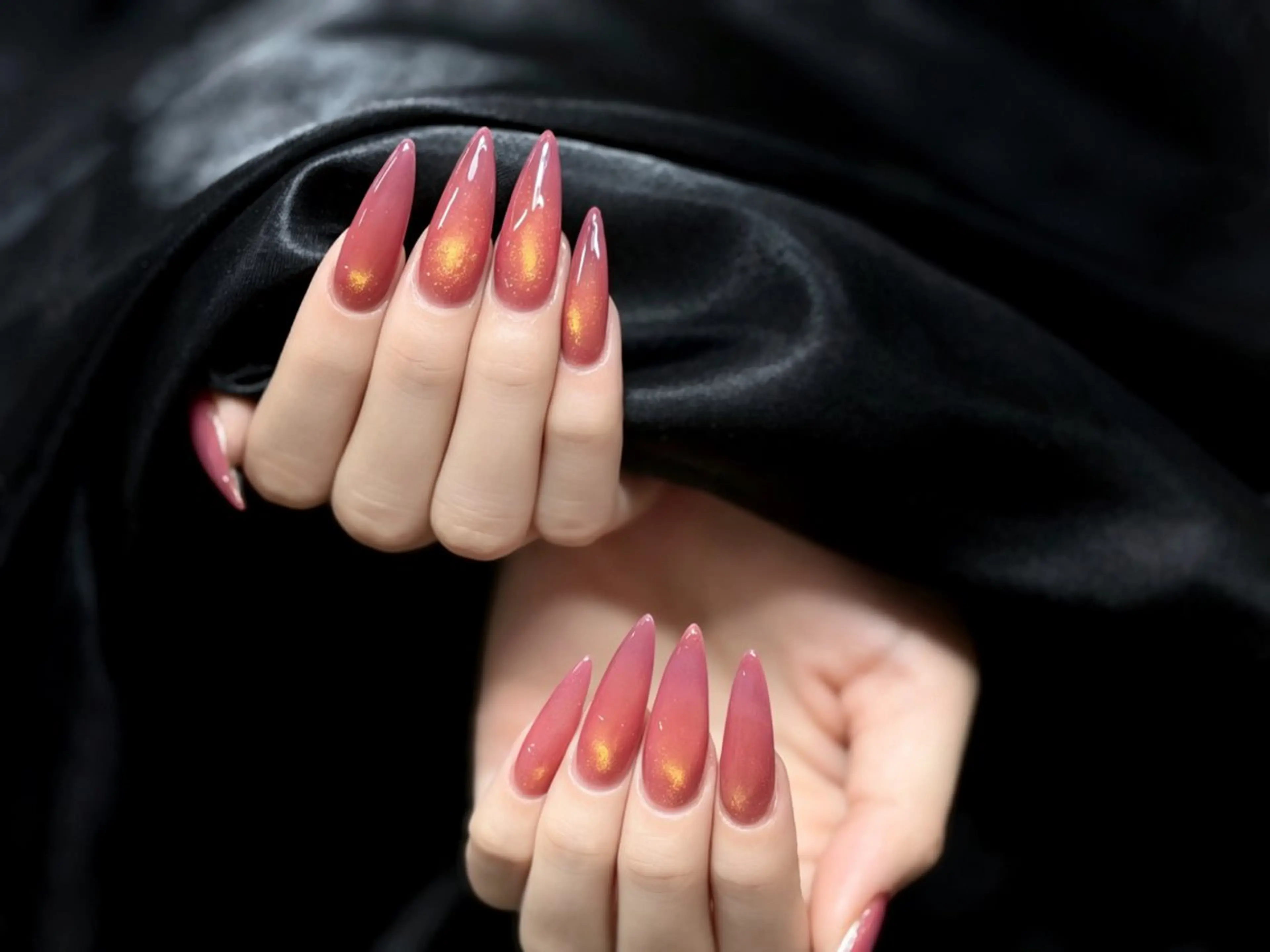 ネイル ゴールド グラデーション マグネットネイル オレンジ ピンク ハンドネイル Rola kira ゆめのネイルデザイン