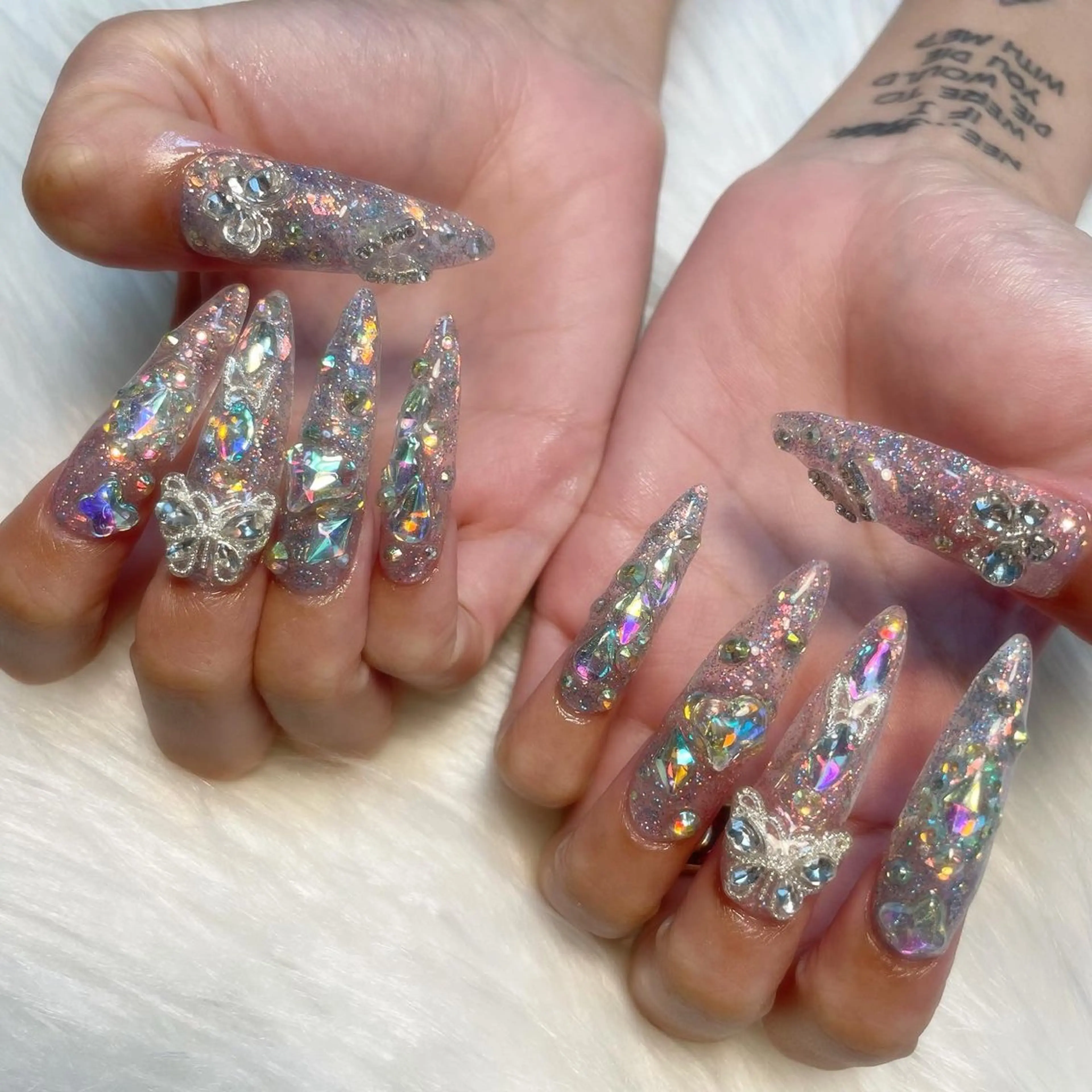 ネイル ハンドネイル ゴテゴテ💙ワンホン リオナのネイルデザイン