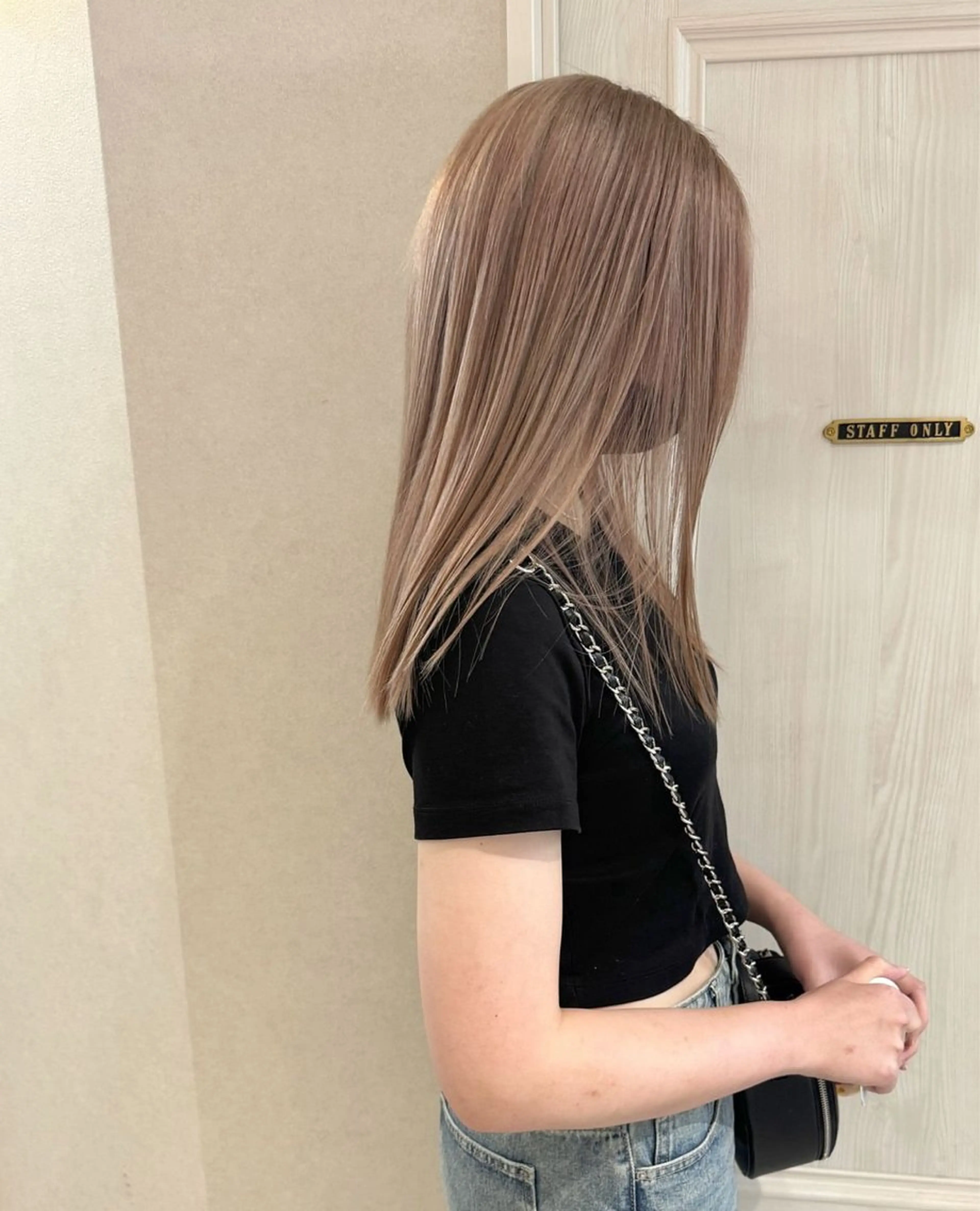 セミロング カラー ベージュカラー 透明感カラー ミルクティーベージュ 似合わせボブカット Anonのヘアスタイル