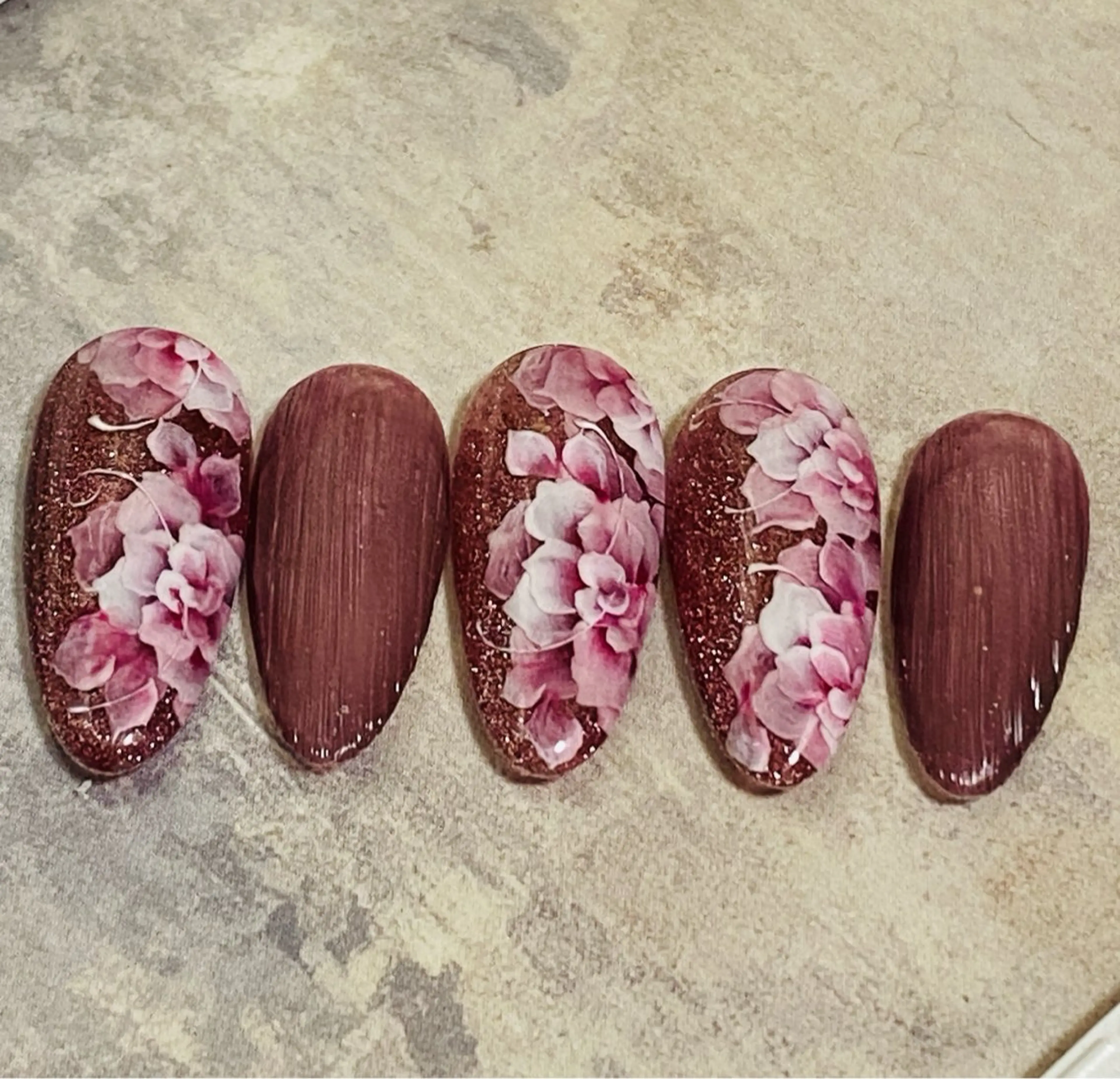 ネイル フラワーネイル マグネットネイル ハンドネイル 自宅ネイルサロン ♦️nuance♦️のネイルデザイン