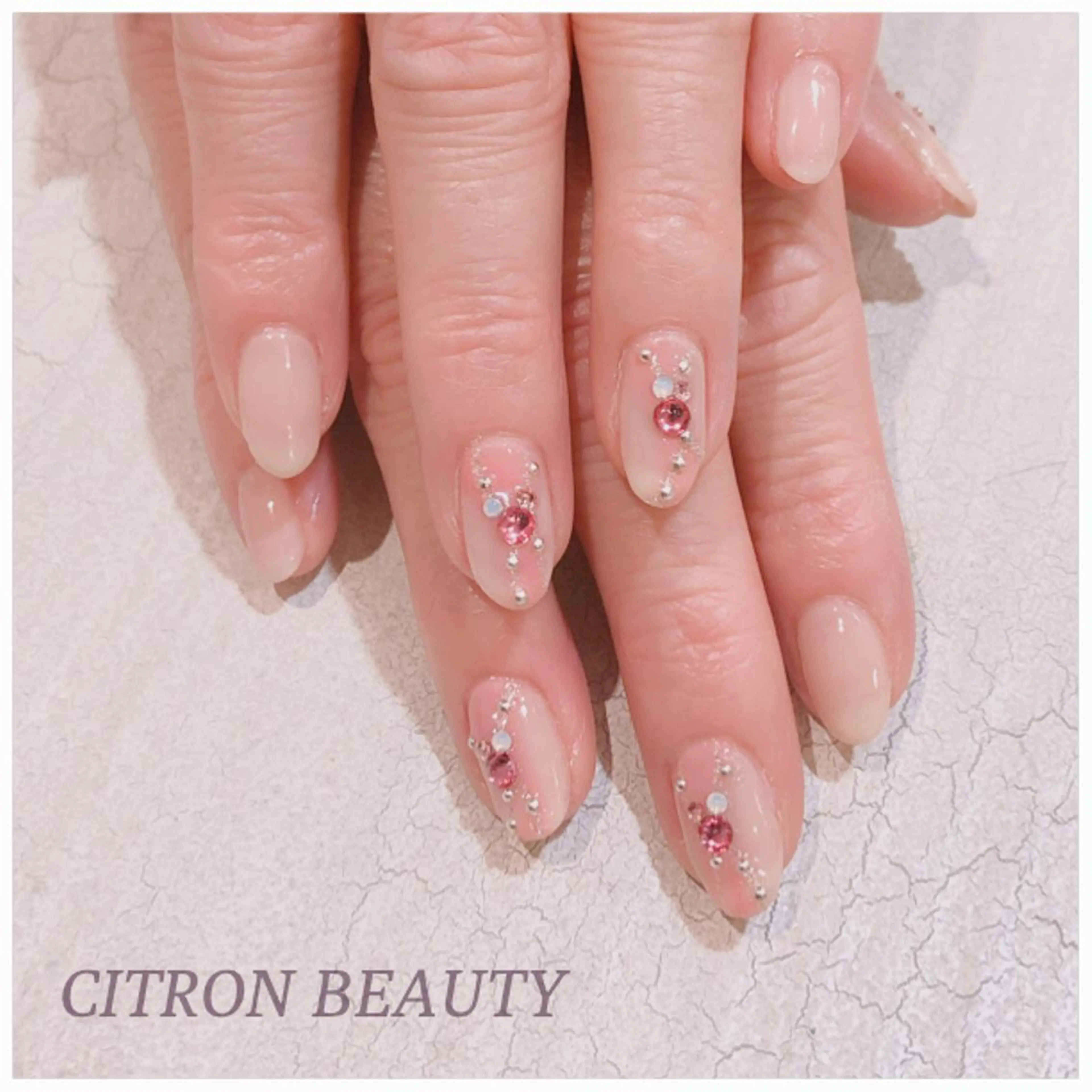 ネイル ストーンネイル CITRON NAIL💅練習生のネイルデザイン