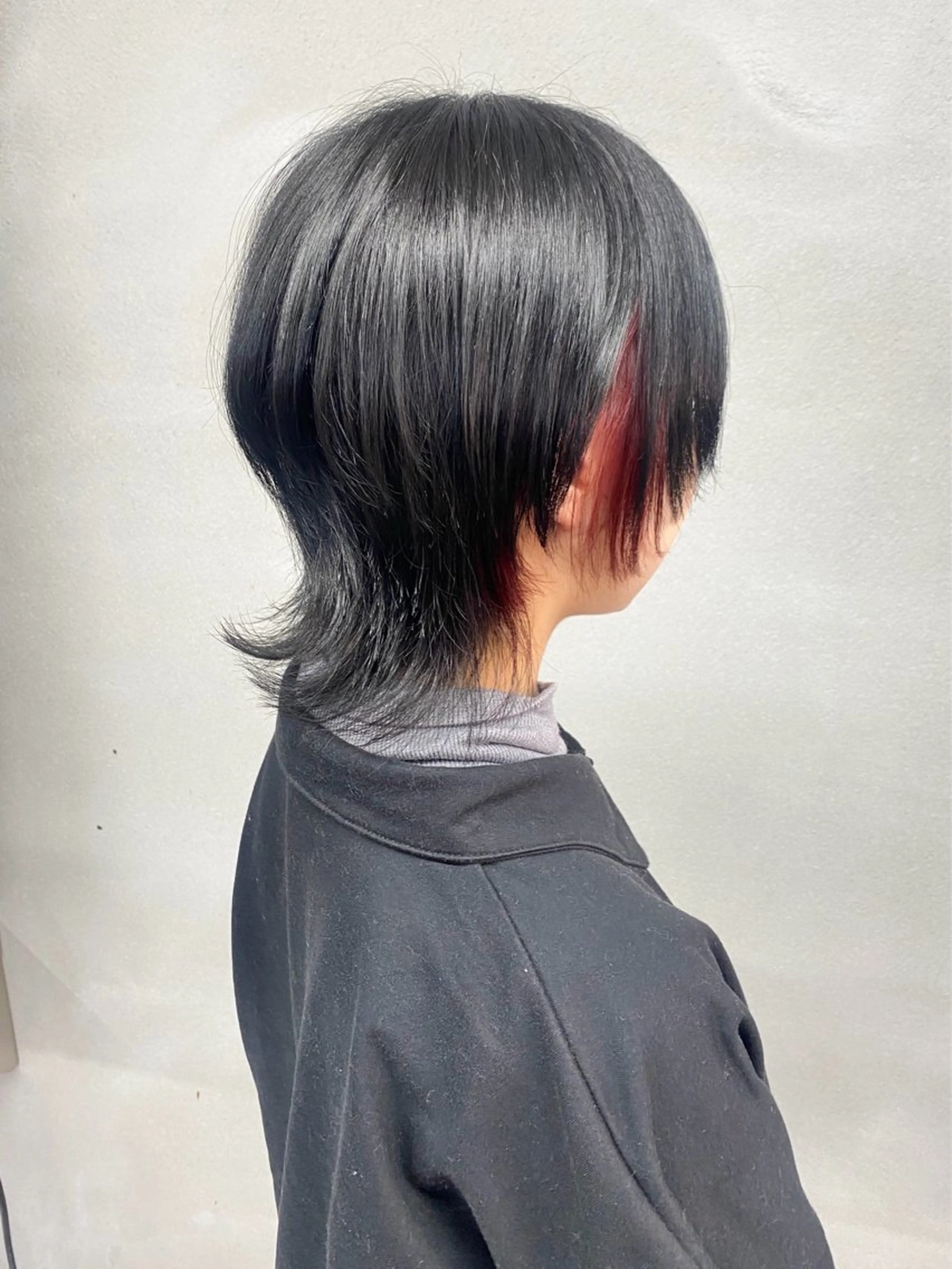 ショート カラー ブリーチ デザインカラー イヤリングカラー インナーカラー ラベンダーカラー 柏 デザインカラー/ レイヤー🐣シオリのヘアスタイル