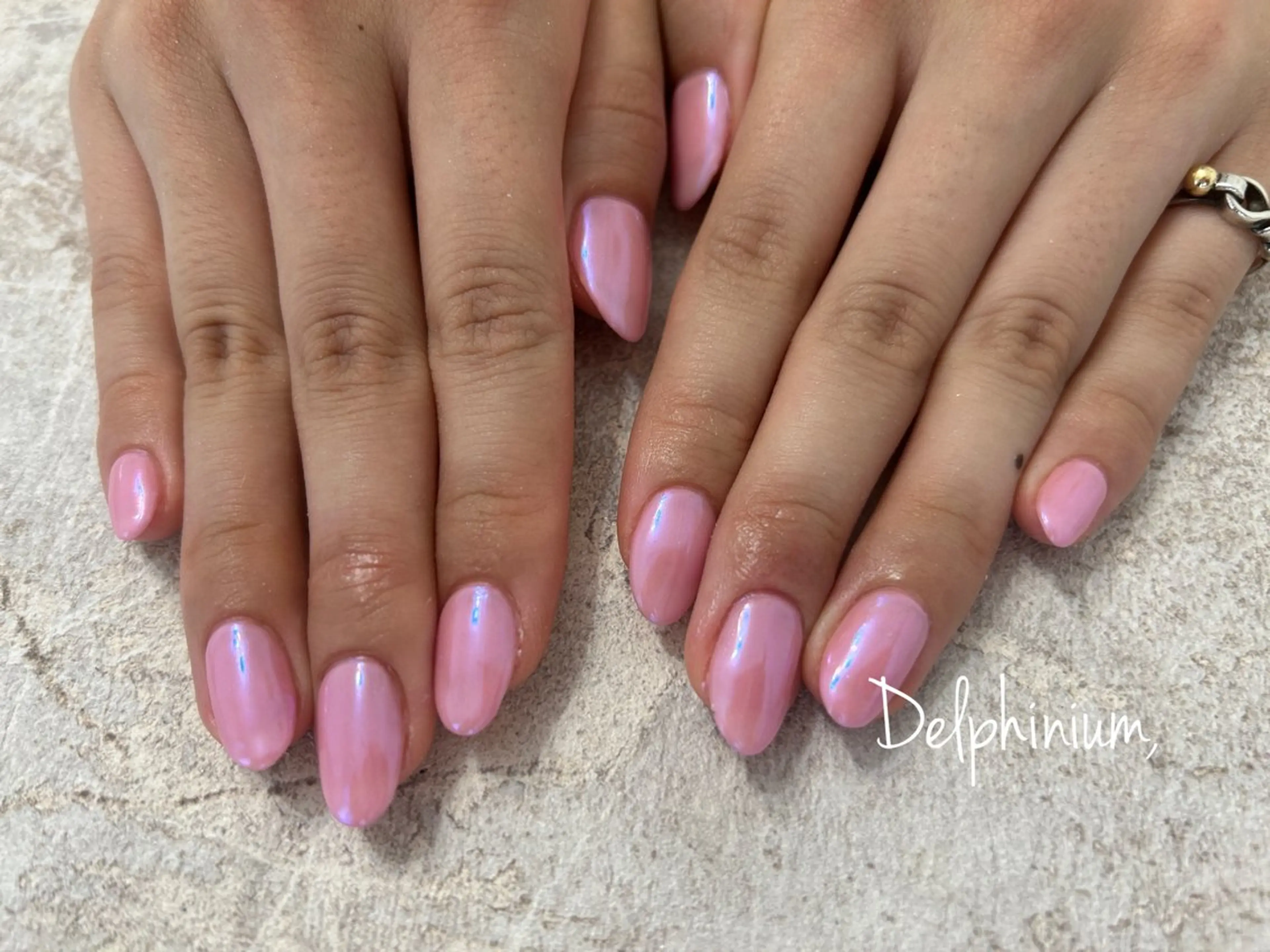 ネイル オーロラネイル ミラーネイル ピンク ハンドネイル 岡本 友恵のネイルデザイン